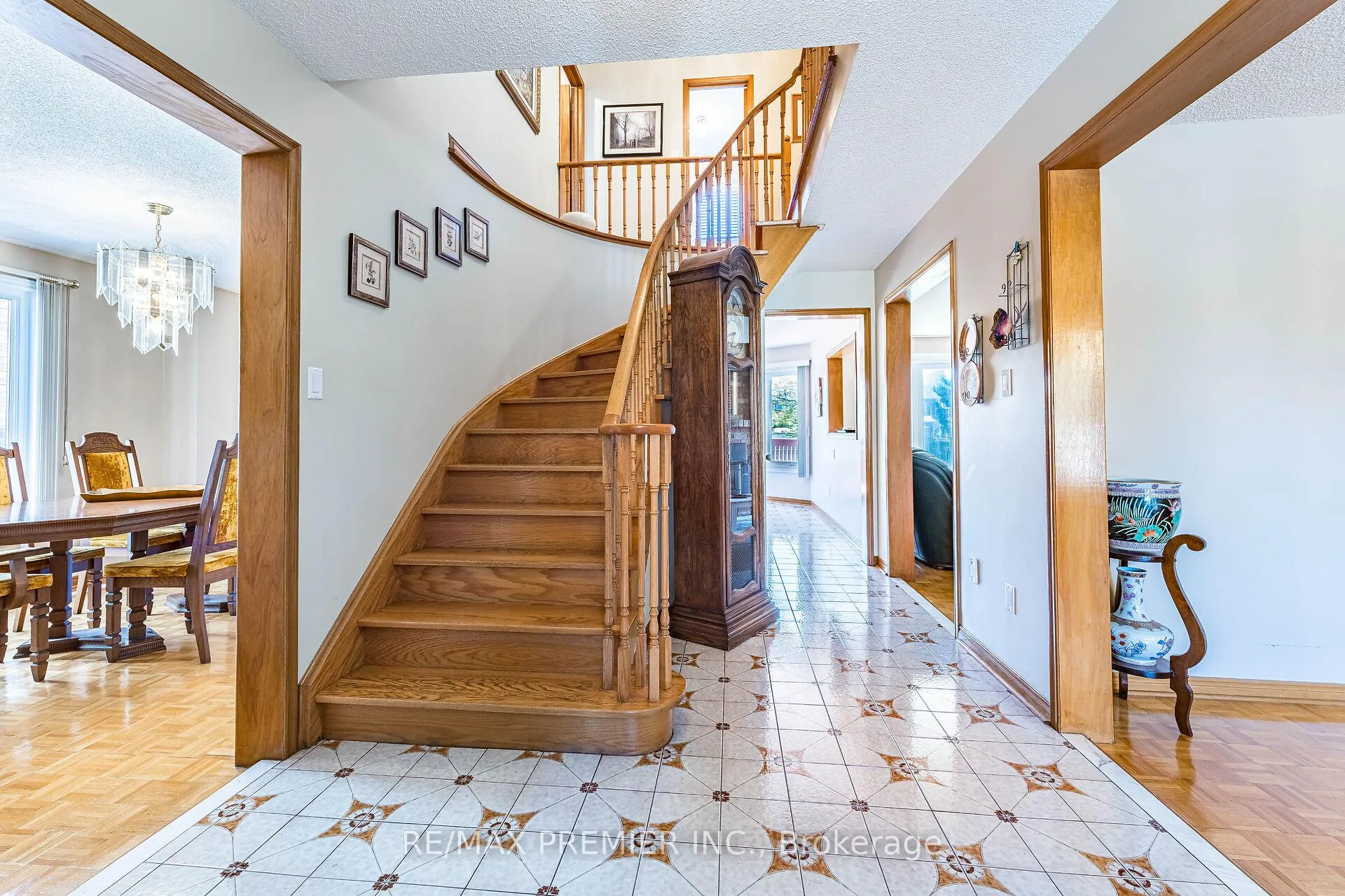 Photo 7 of 18 Mathewson Street, Vaughan, Maple — HOMEH