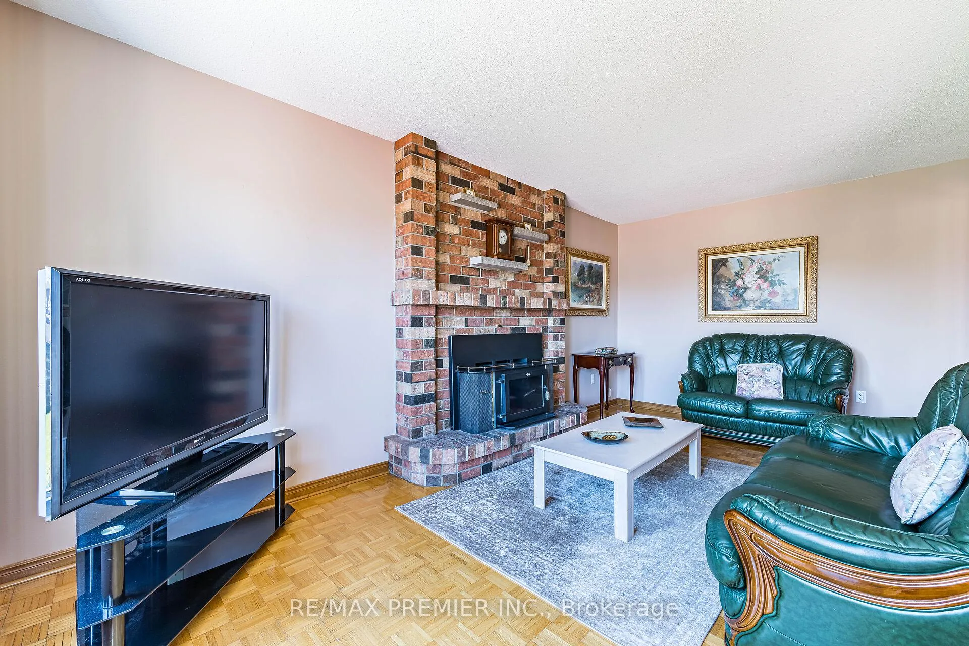 Photo 9 of 18 Mathewson Street, Vaughan, Maple — HOMEH