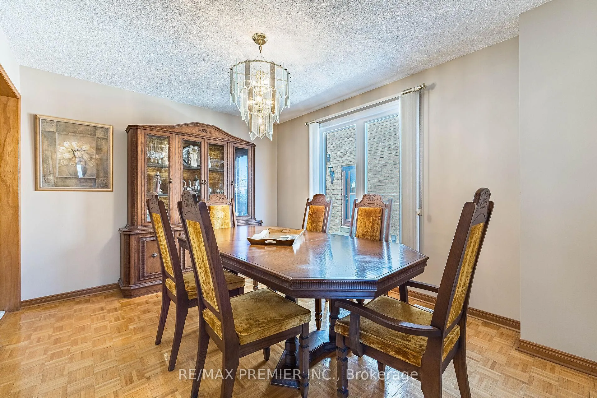 Photo 13 of 18 Mathewson Street, Vaughan, Maple — HOMEH