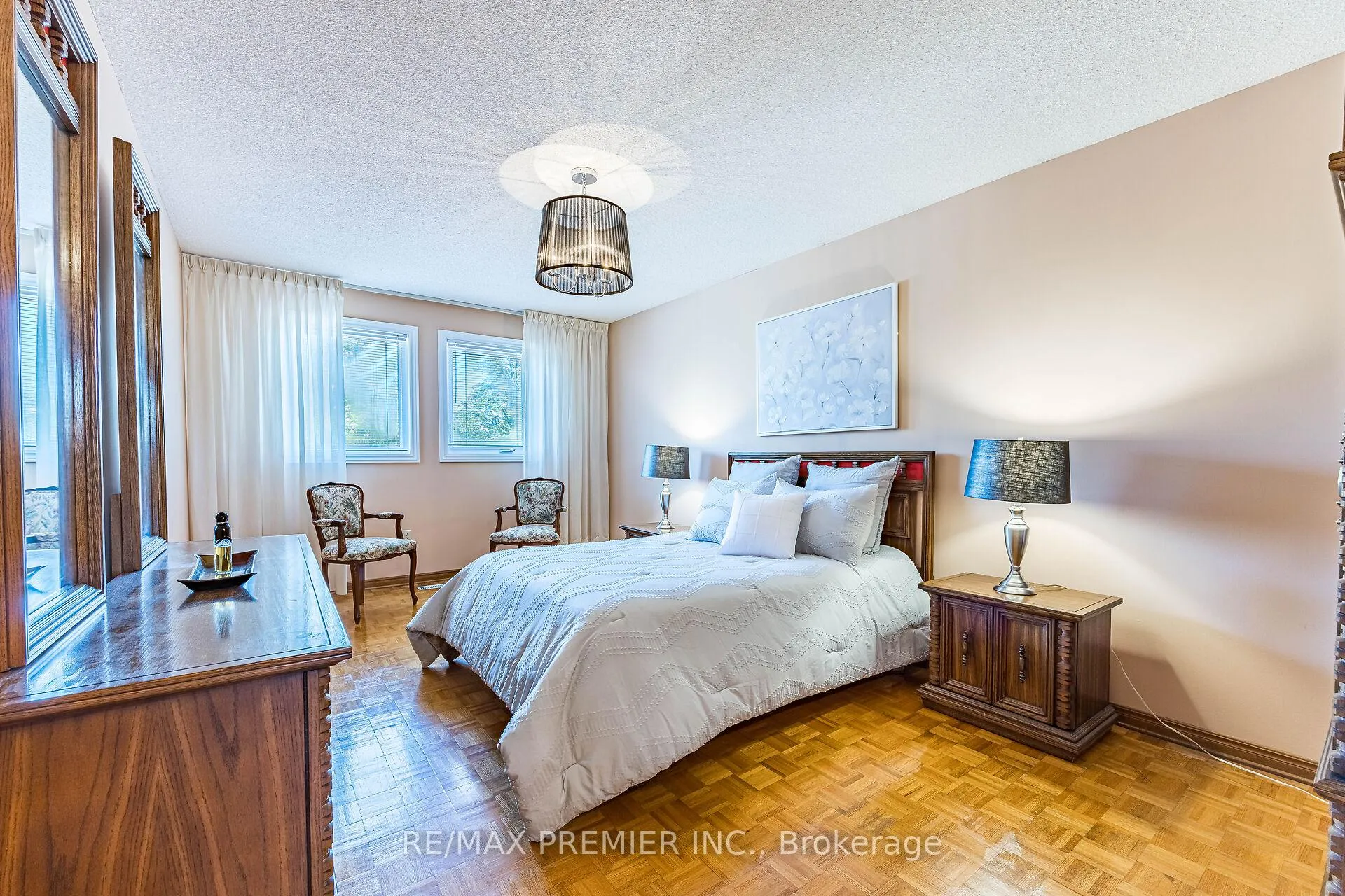 Photo 16 of 18 Mathewson Street, Vaughan, Maple — HOMEH