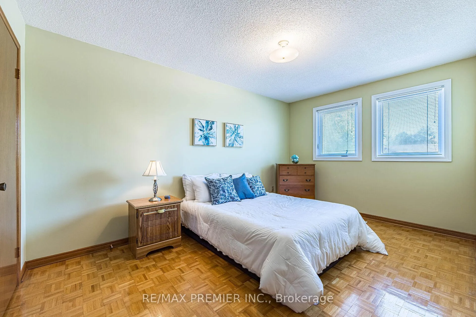Photo 19 of 18 Mathewson Street, Vaughan, Maple — HOMEH