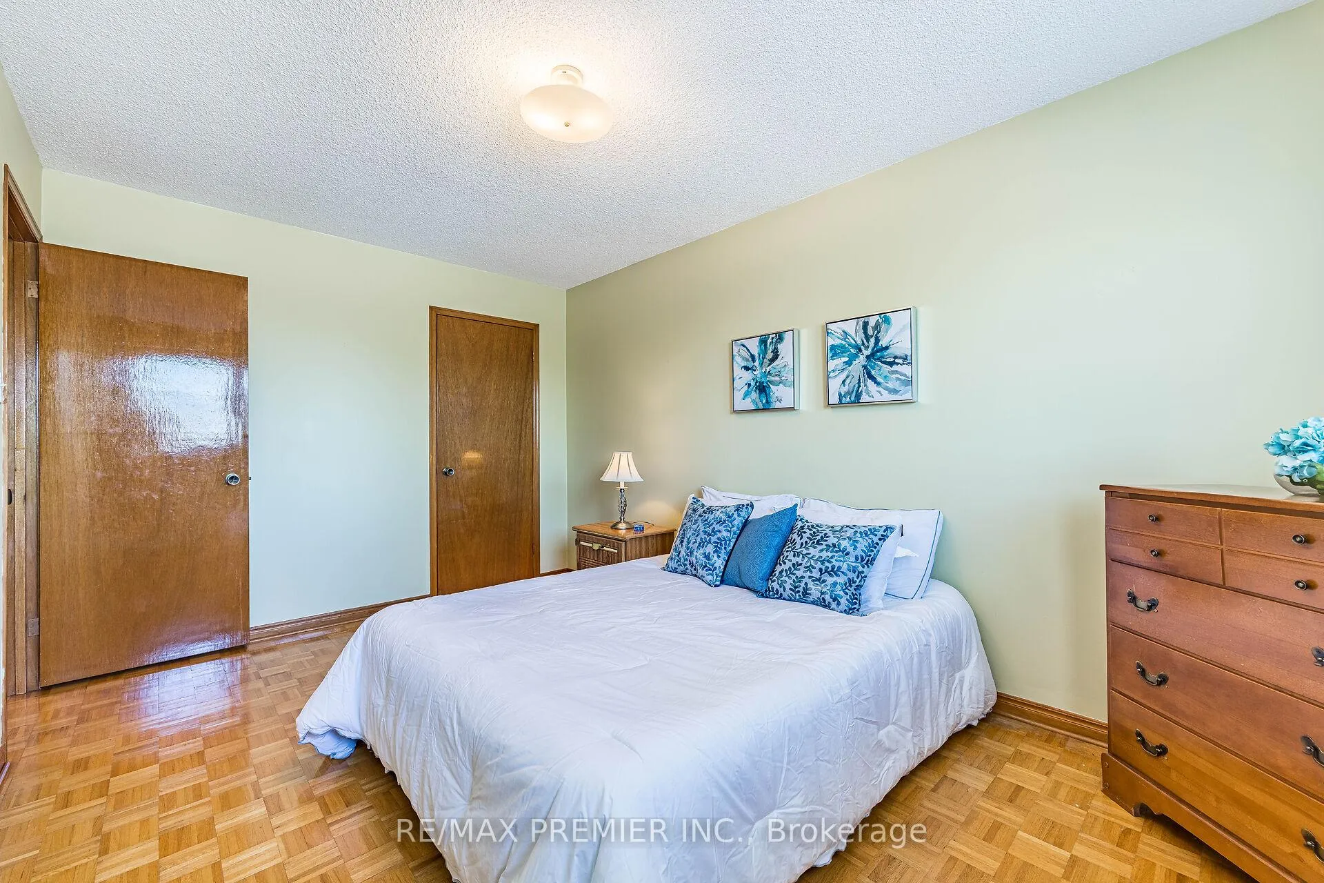 Photo 20 of 18 Mathewson Street, Vaughan, Maple — HOMEH