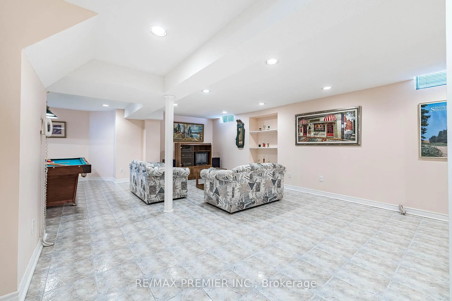 Photo 23 of 18 Mathewson Street, Vaughan, Maple — HOMEH