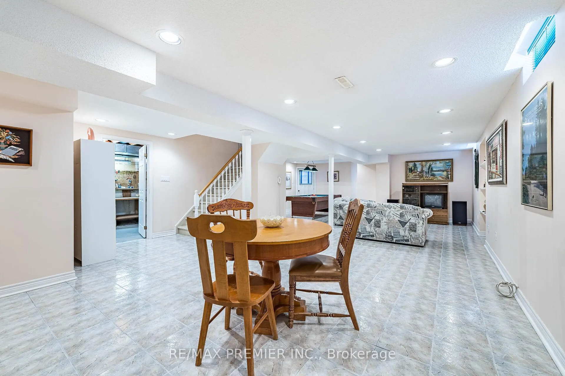 Photo 24 of 18 Mathewson Street, Vaughan, Maple — HOMEH