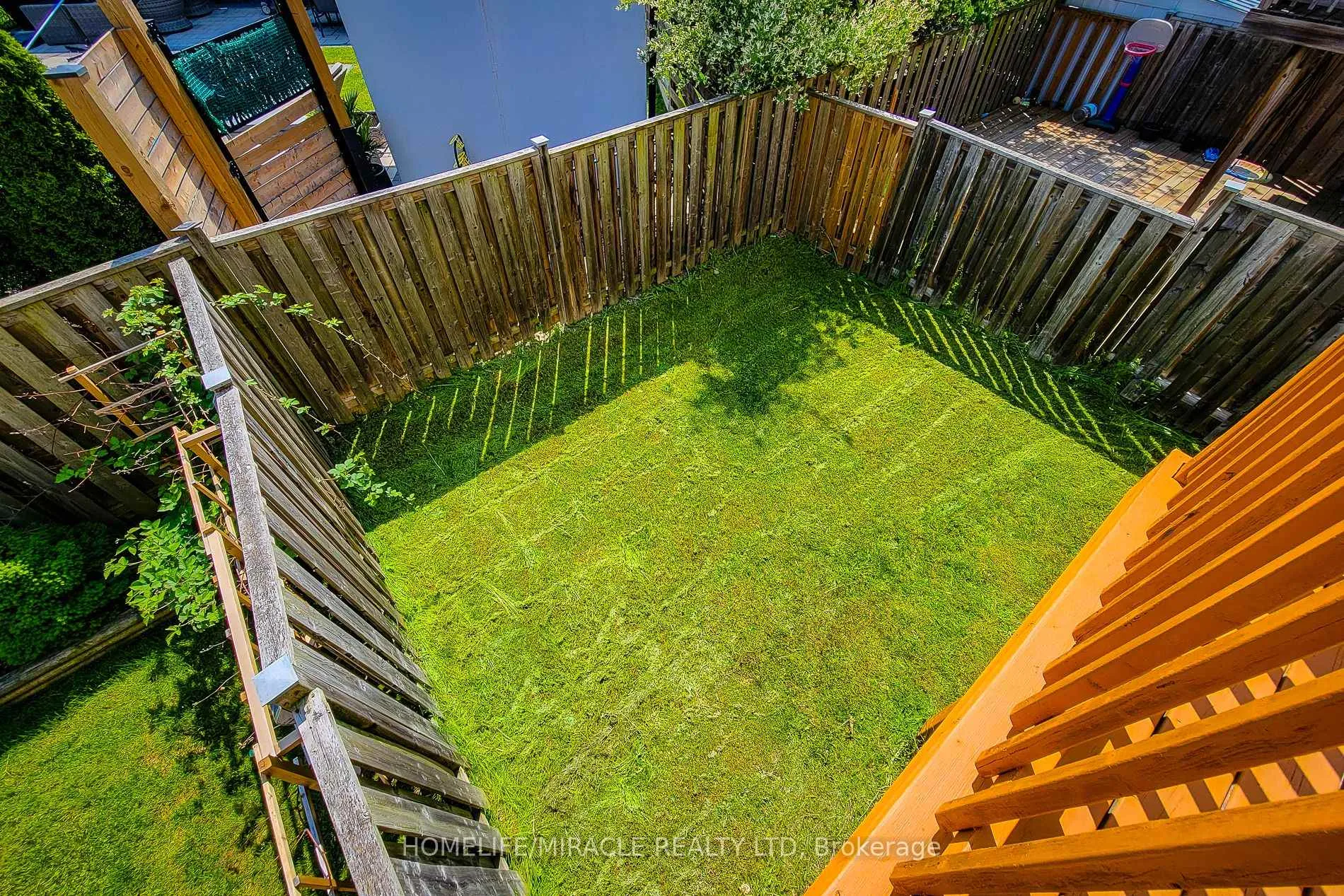 Photo 6 of 77 Highgate Drive, Hamilton, Stoney Creek Mountain — HOMEH