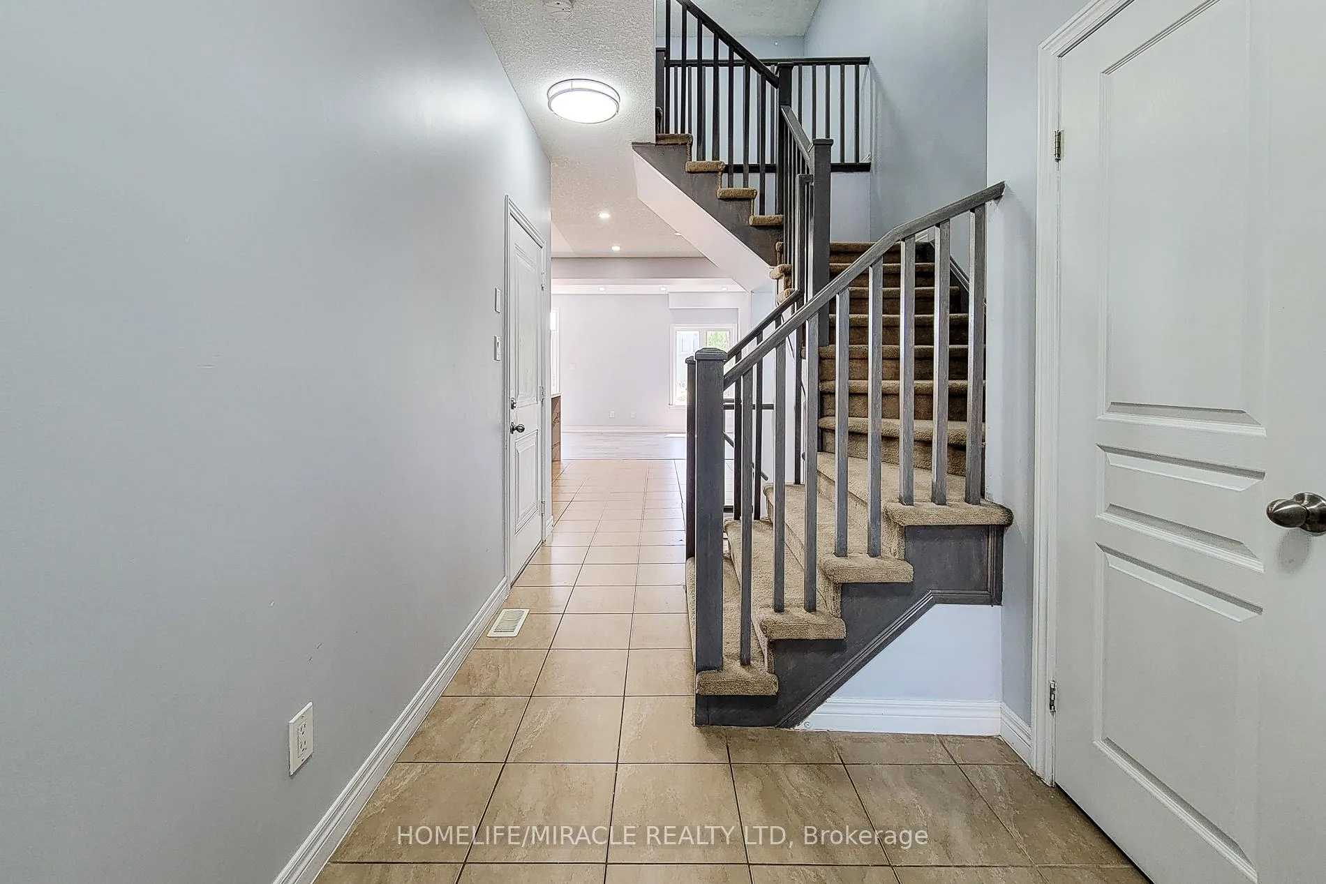 Photo 9 of 77 Highgate Drive, Hamilton, Stoney Creek Mountain — HOMEH
