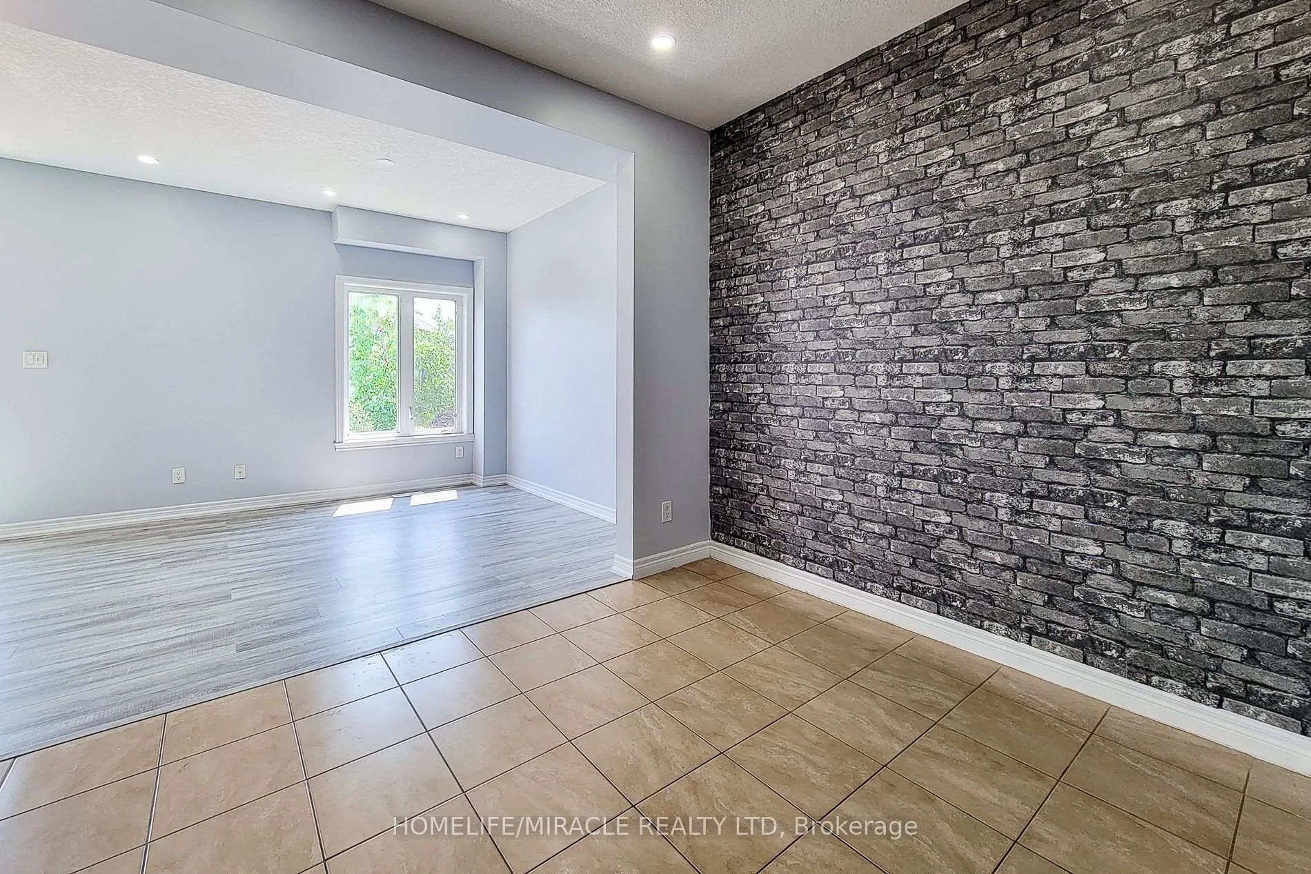 Photo 12 of 77 Highgate Drive, Hamilton, Stoney Creek Mountain — HOMEH