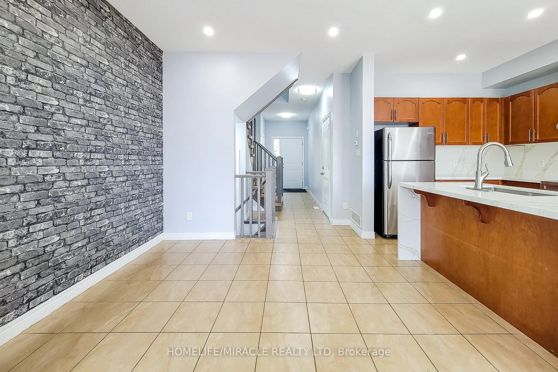 Photo 13 of 77 Highgate Drive, Hamilton, Stoney Creek Mountain — HOMEH