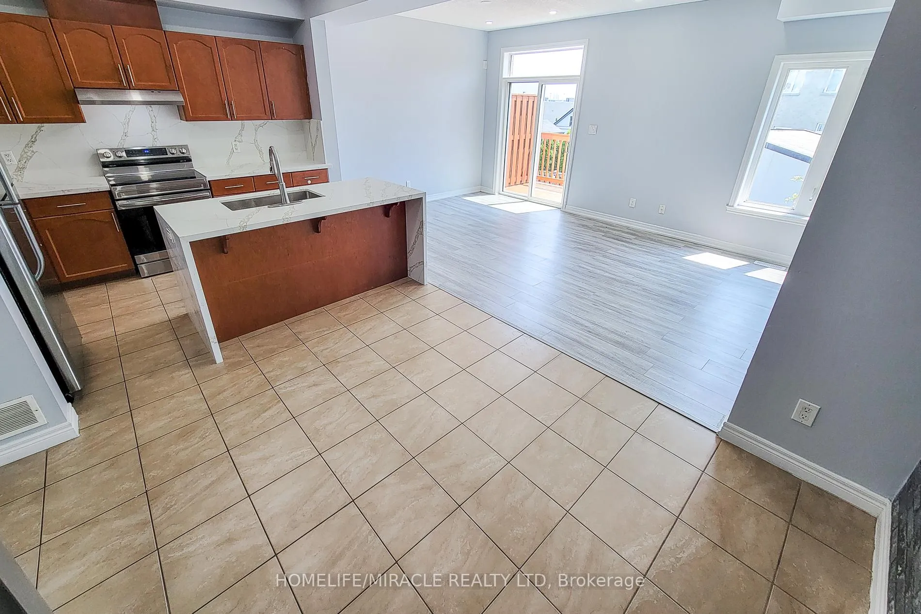 Photo 14 of 77 Highgate Drive, Hamilton, Stoney Creek Mountain — HOMEH