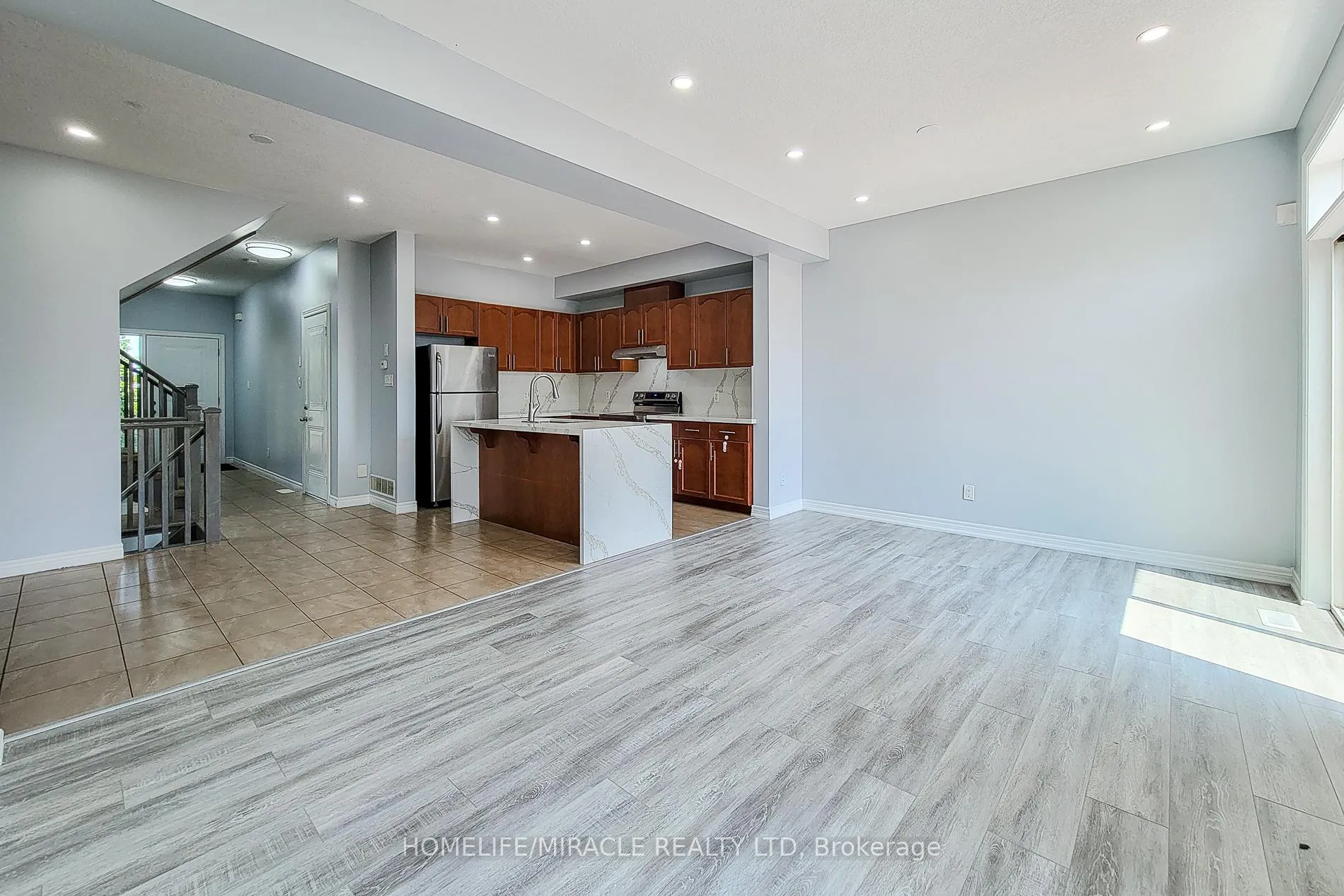 Photo 16 of 77 Highgate Drive, Hamilton, Stoney Creek Mountain — HOMEH