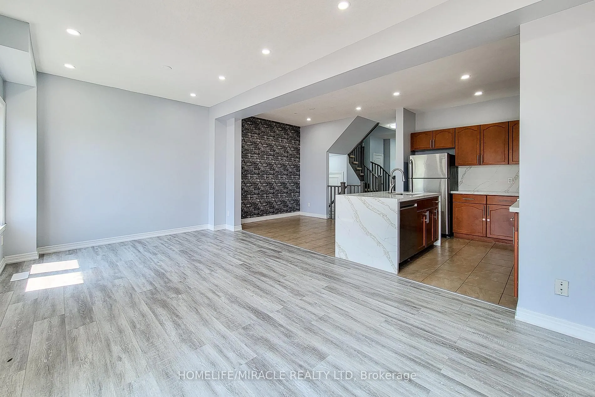 Photo 17 of 77 Highgate Drive, Hamilton, Stoney Creek Mountain — HOMEH