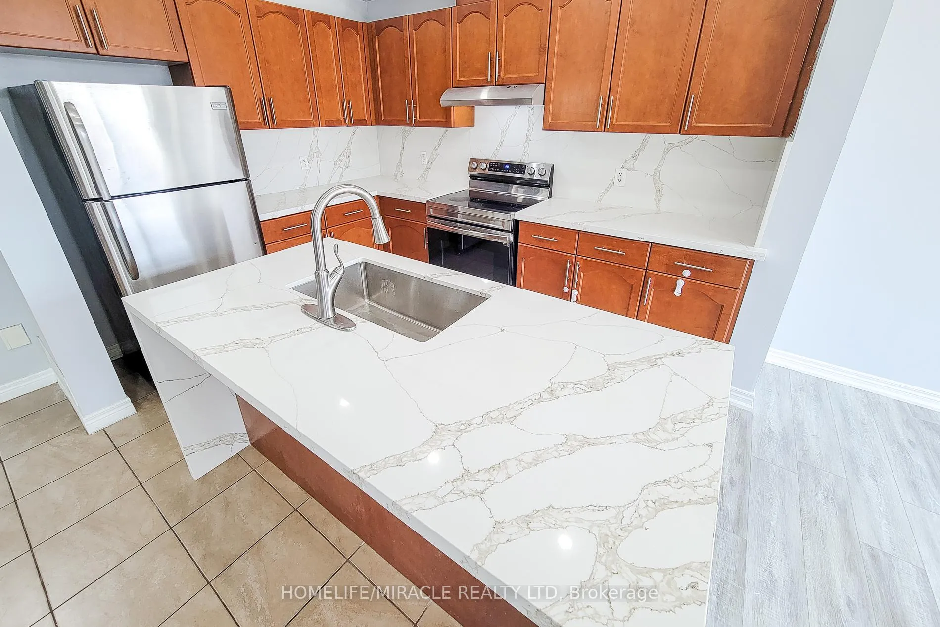 Photo 24 of 77 Highgate Drive, Hamilton, Stoney Creek Mountain — HOMEH