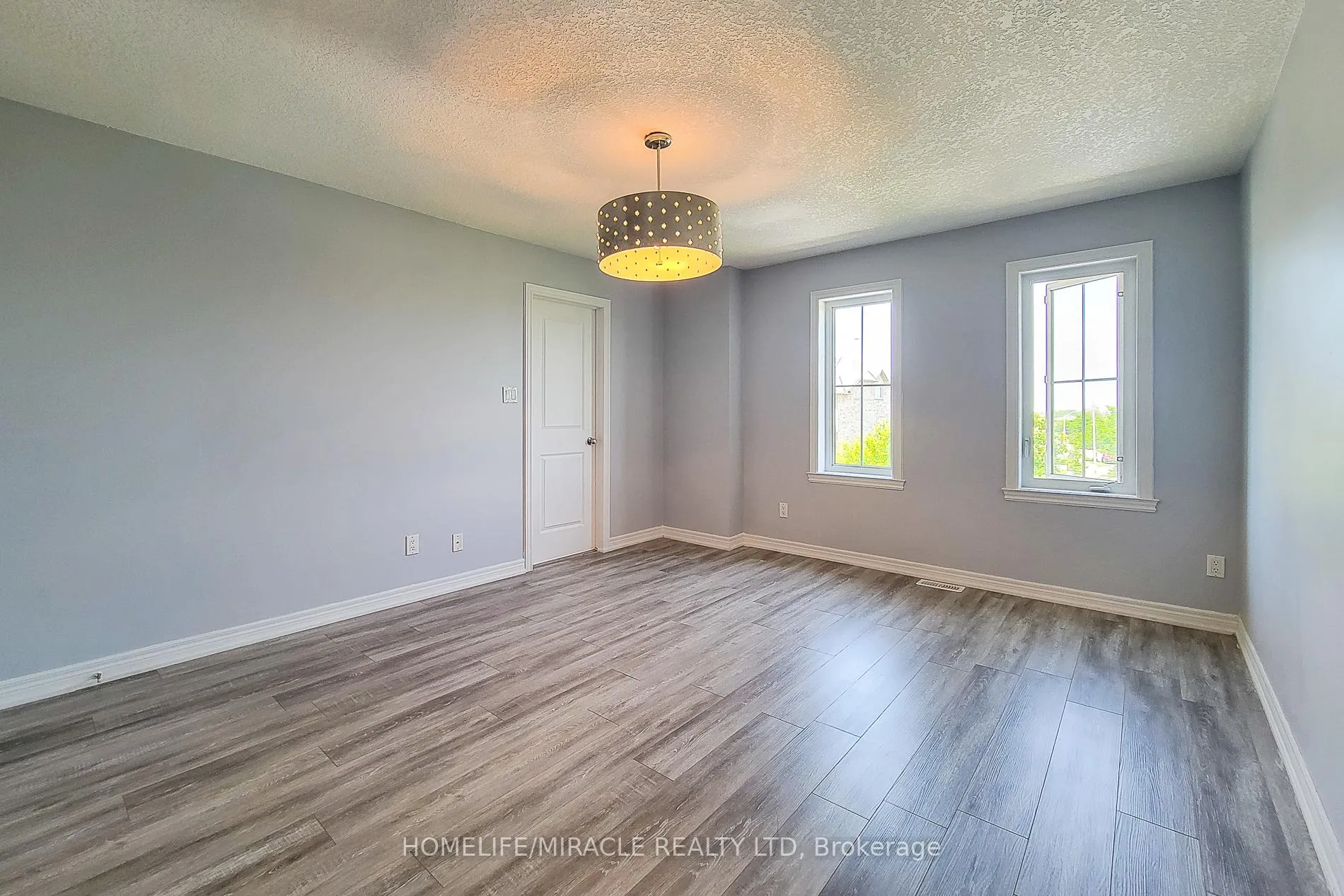 Photo 32 of 77 Highgate Drive, Hamilton, Stoney Creek Mountain — HOMEH