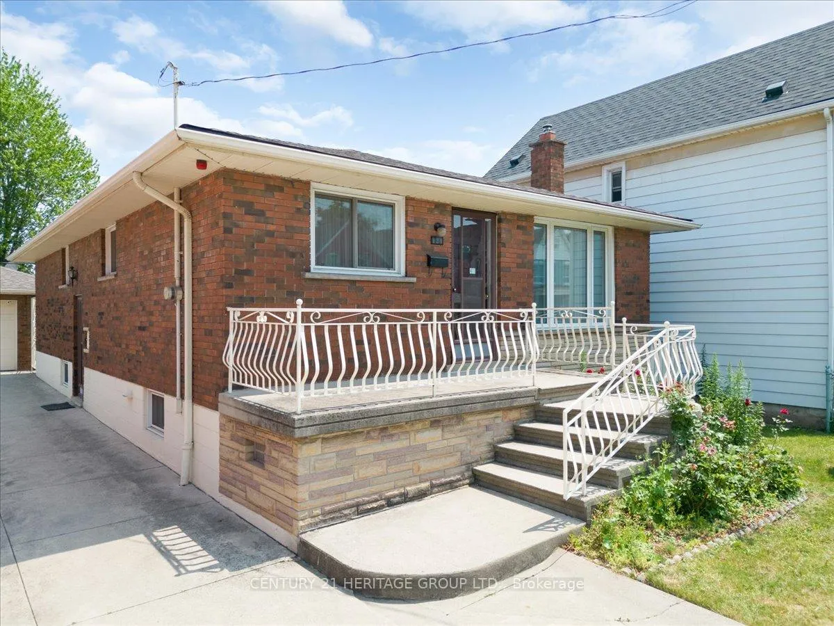Front of 124 Tisdale Street N