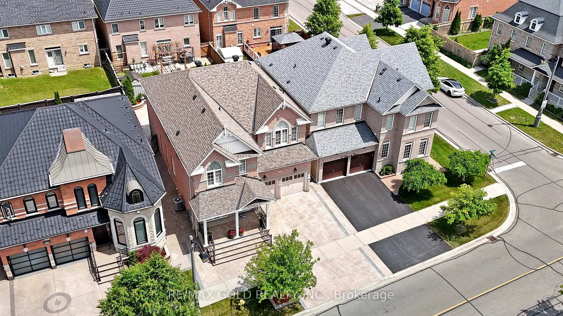 Photo 2 of 79 Boswell Road, Markham, Box Grove — HOMEH