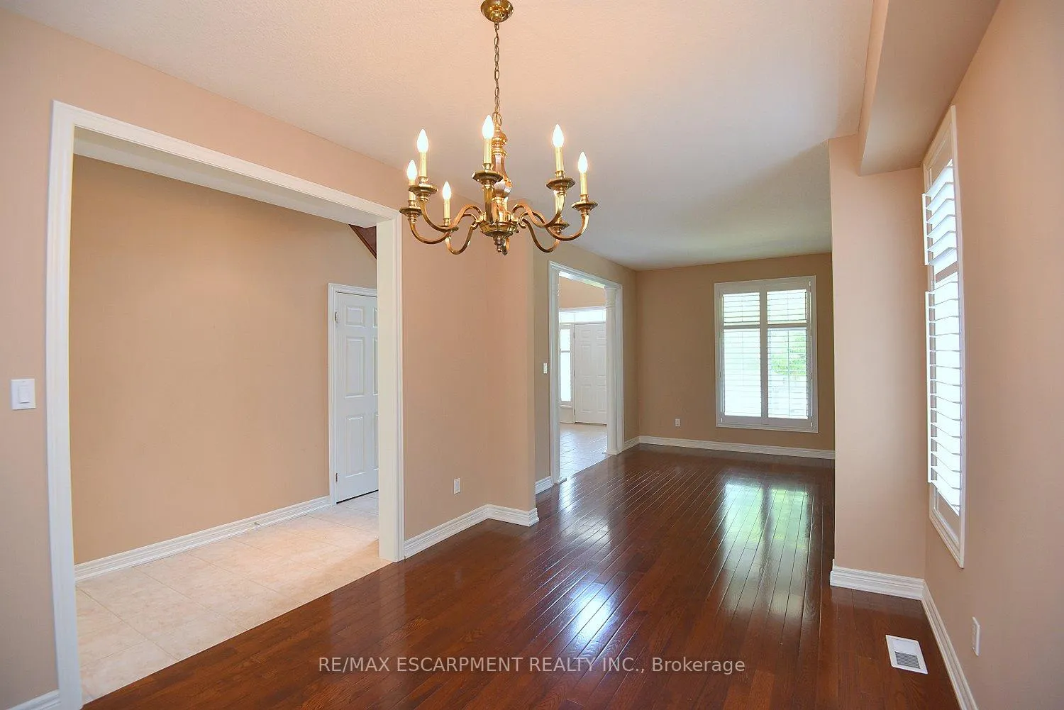Photo 13 of 152 Tollgate Drive, Hamilton, Ancaster — HOMEH
