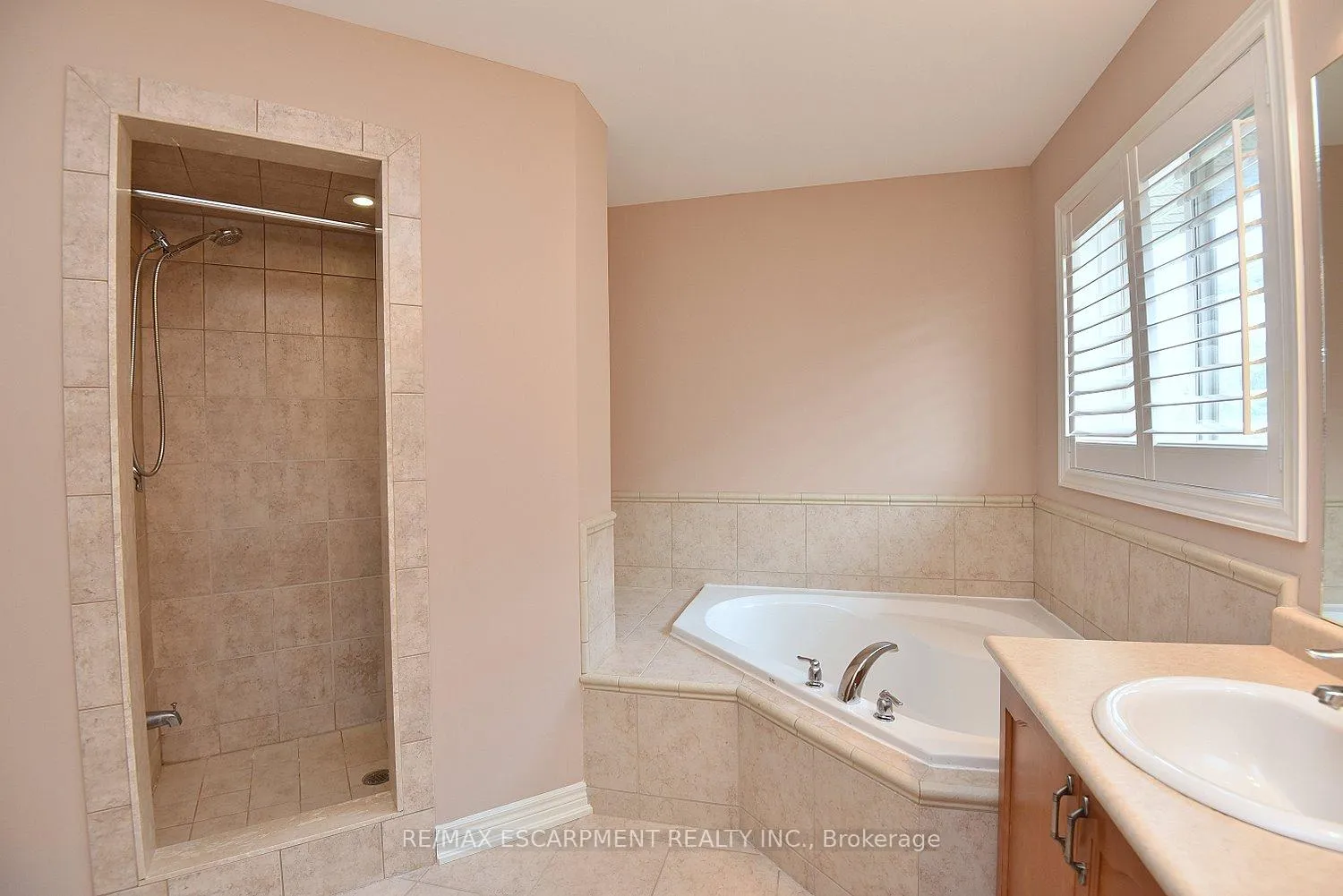 Photo 36 of 152 Tollgate Drive, Hamilton, Ancaster — HOMEH
