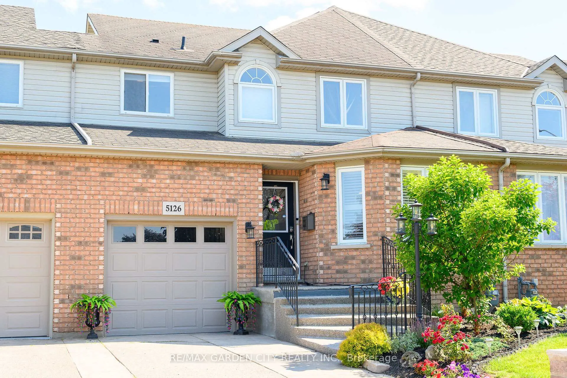Photo 1 of 5126 St. George Drive, Lincoln, Beamsville — HOMEH