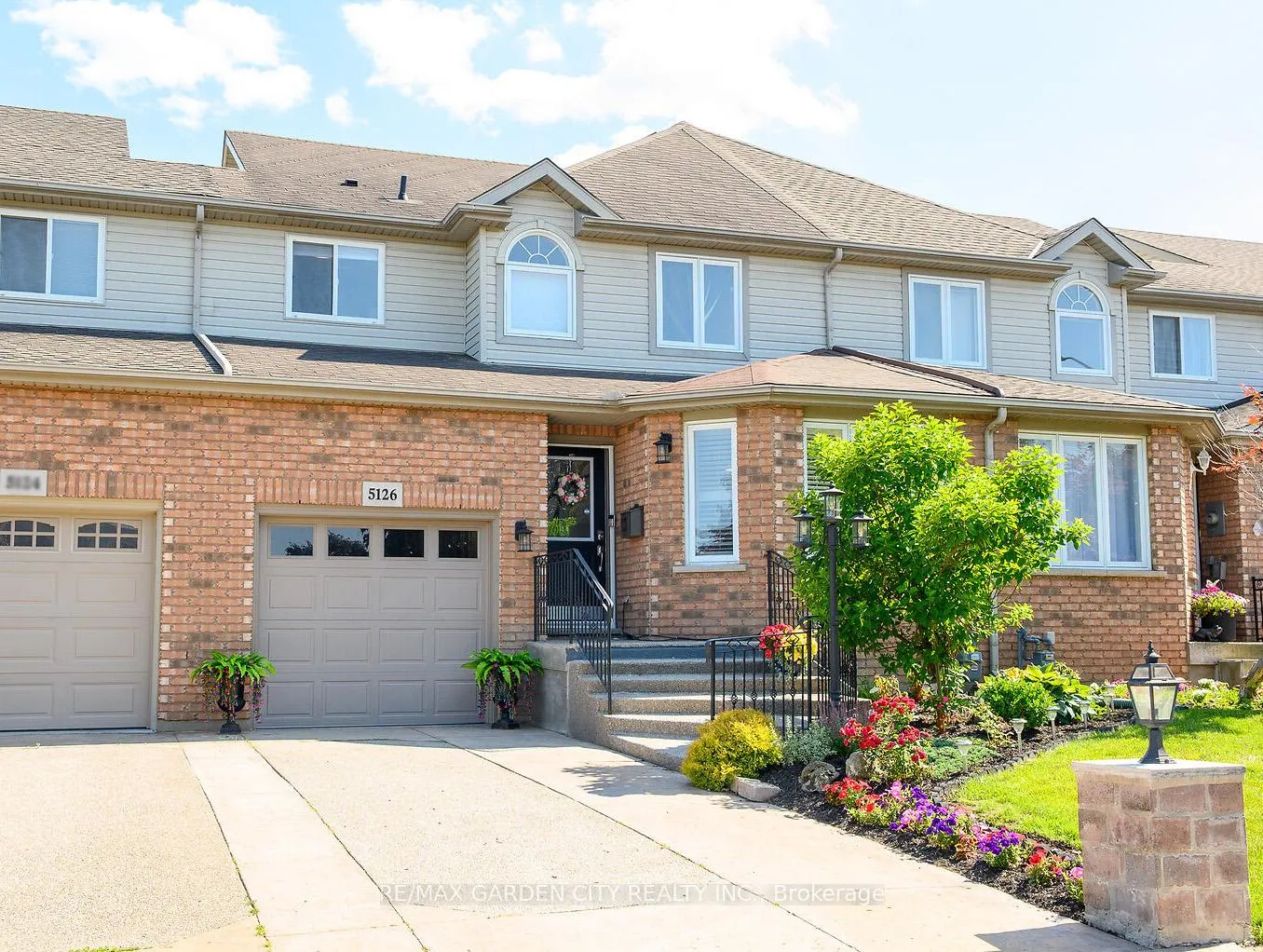 Photo 2 of 5126 St. George Drive, Lincoln, Beamsville — HOMEH