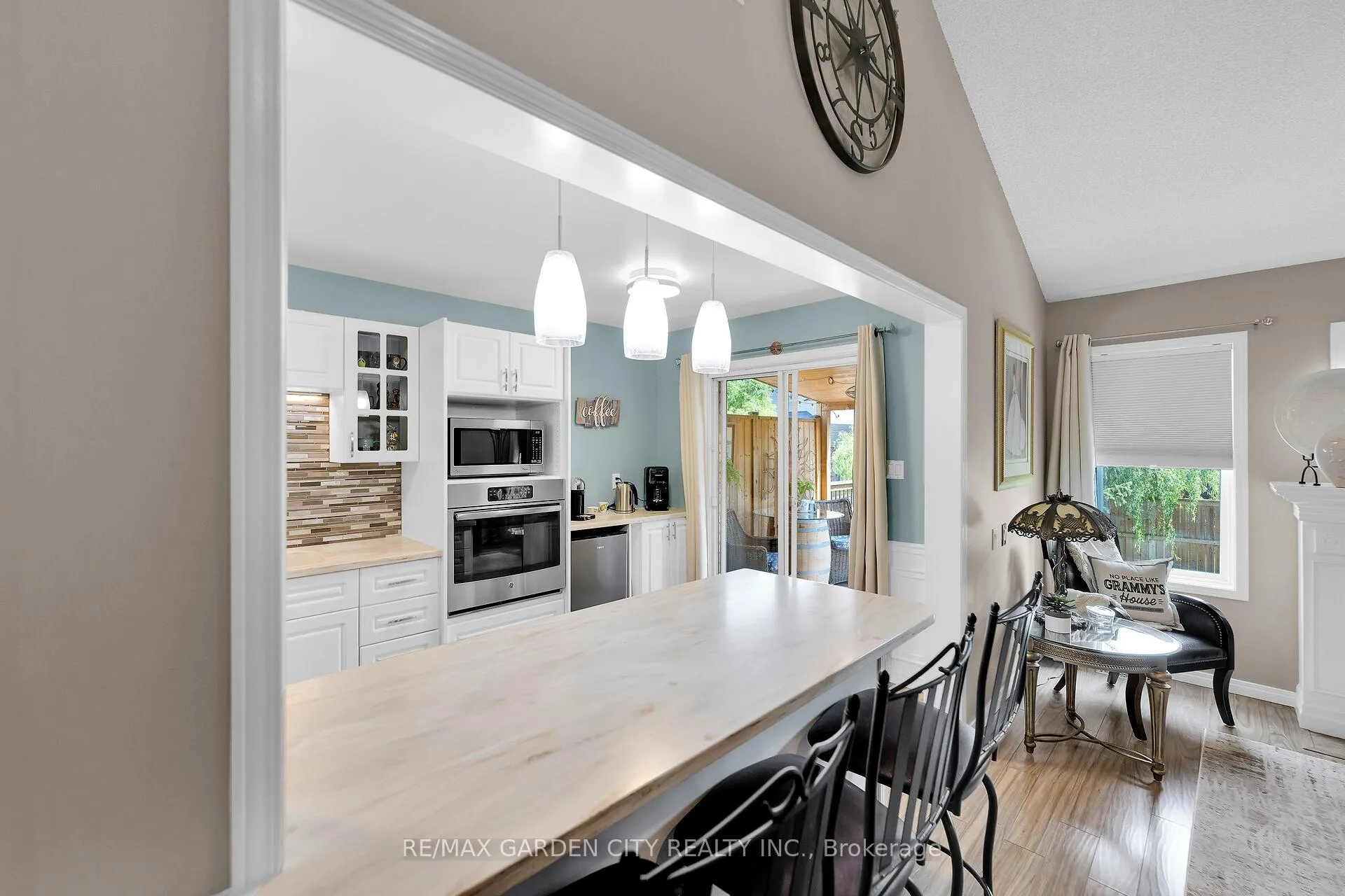 Photo 6 of 5126 St. George Drive, Lincoln, Beamsville — HOMEH