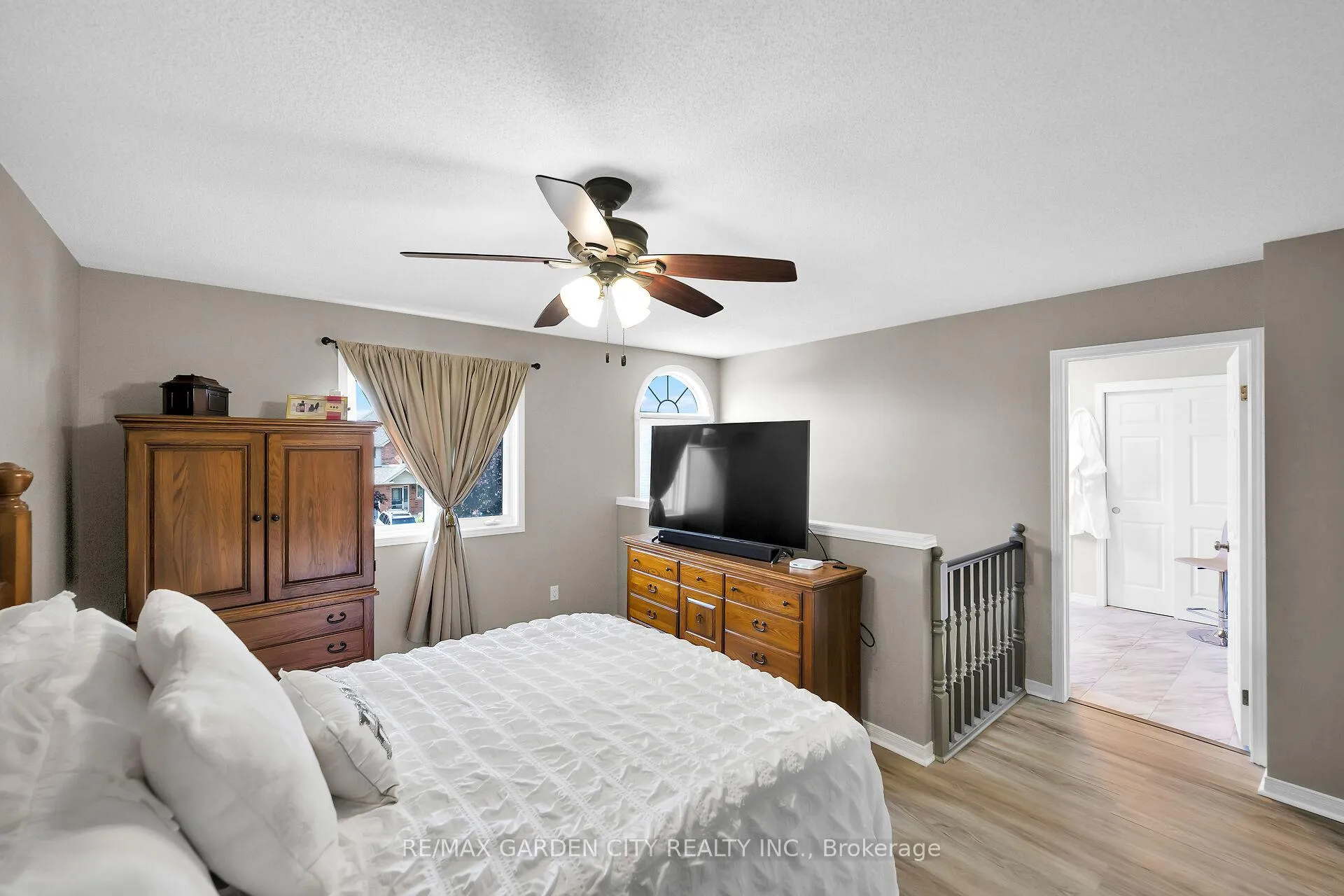 Photo 17 of 5126 St. George Drive, Lincoln, Beamsville — HOMEH