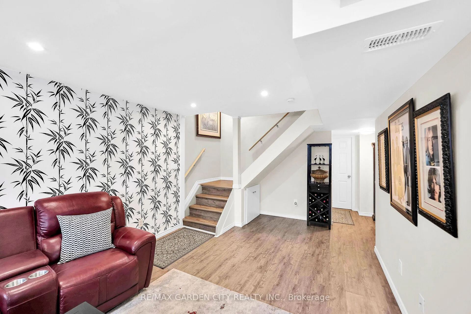 Photo 20 of 5126 St. George Drive, Lincoln, Beamsville — HOMEH