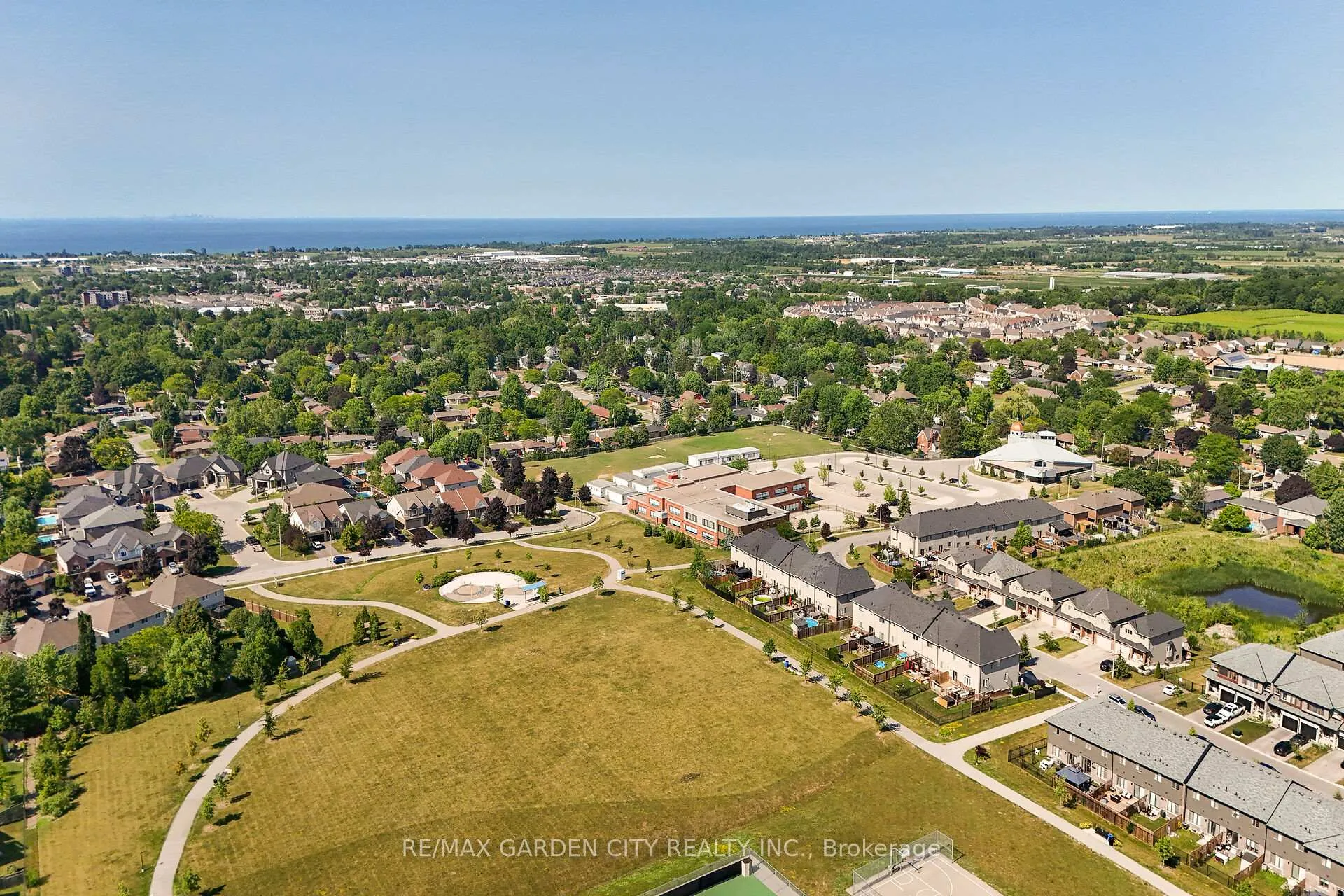 Photo 31 of 5126 St. George Drive, Lincoln, Beamsville — HOMEH