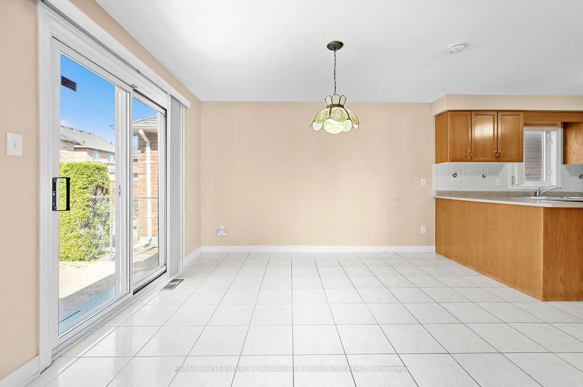 Photo 16 of 322 Vellore Avenue, Vaughan, Vellore Village — HOMEH