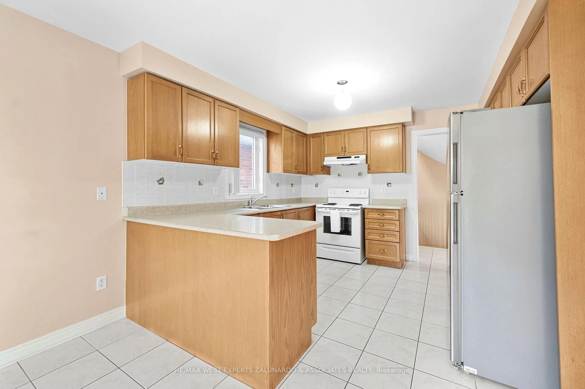 Photo 20 of 322 Vellore Avenue, Vaughan, Vellore Village — HOMEH