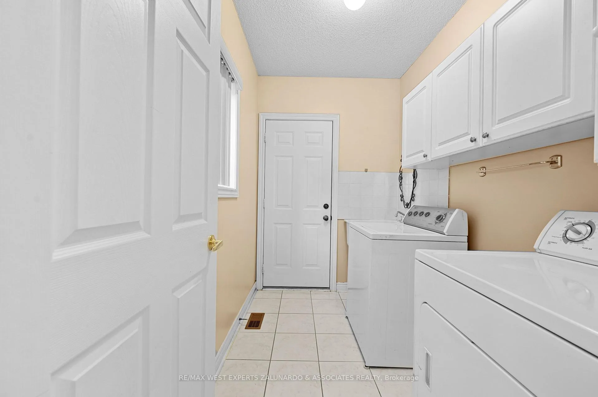 Photo 23 of 322 Vellore Avenue, Vaughan, Vellore Village — HOMEH