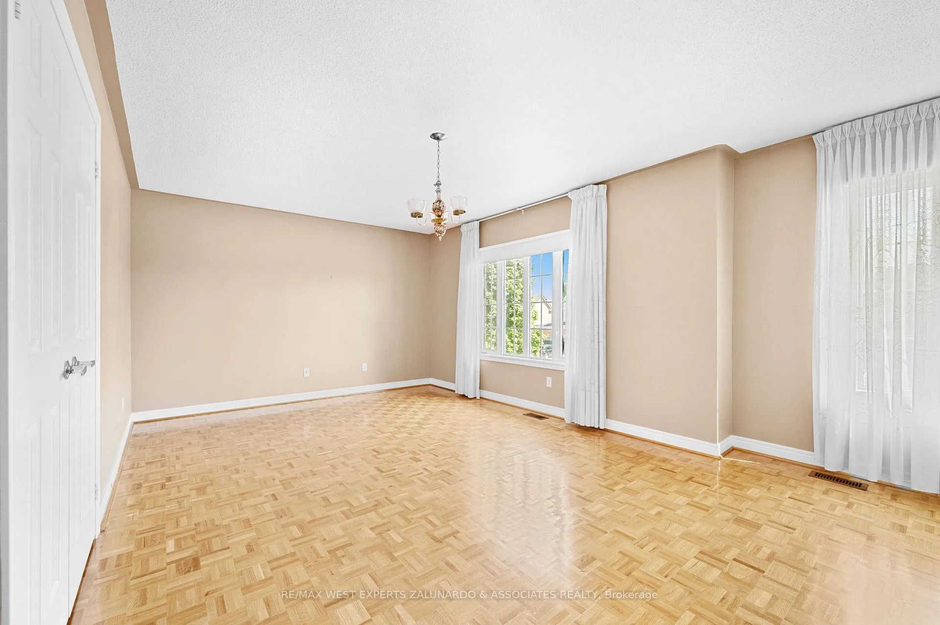 Photo 27 of 322 Vellore Avenue, Vaughan, Vellore Village — HOMEH