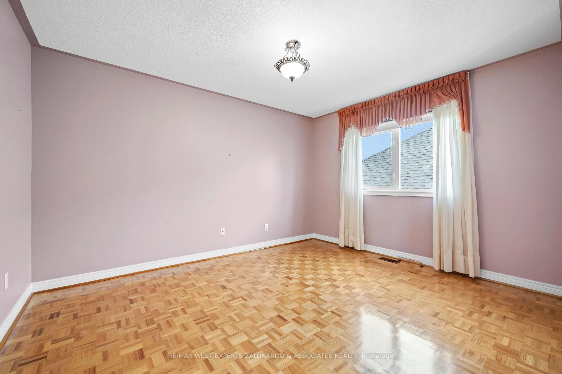 Photo 35 of 322 Vellore Avenue, Vaughan, Vellore Village — HOMEH