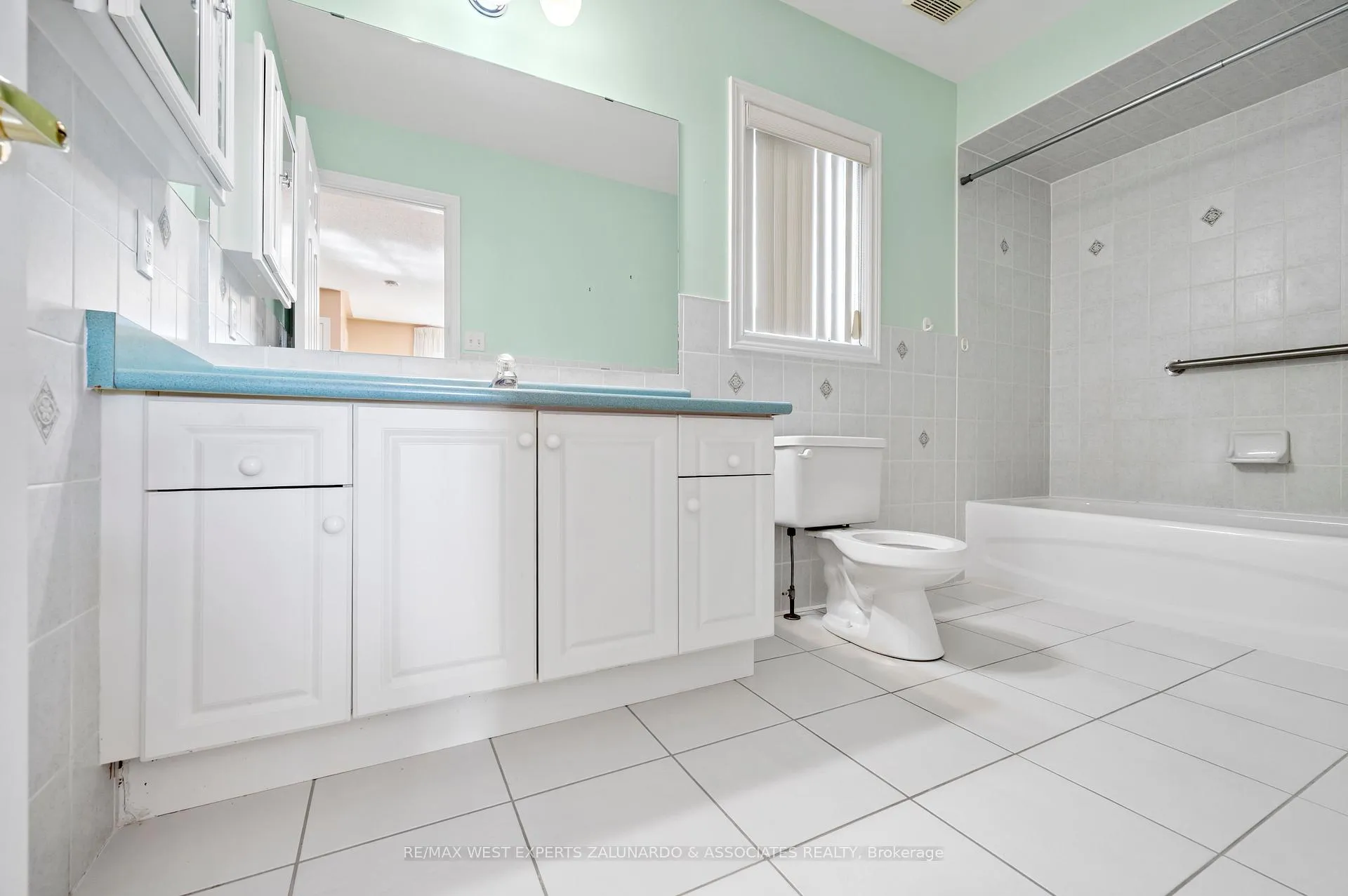 Photo 37 of 322 Vellore Avenue, Vaughan, Vellore Village — HOMEH