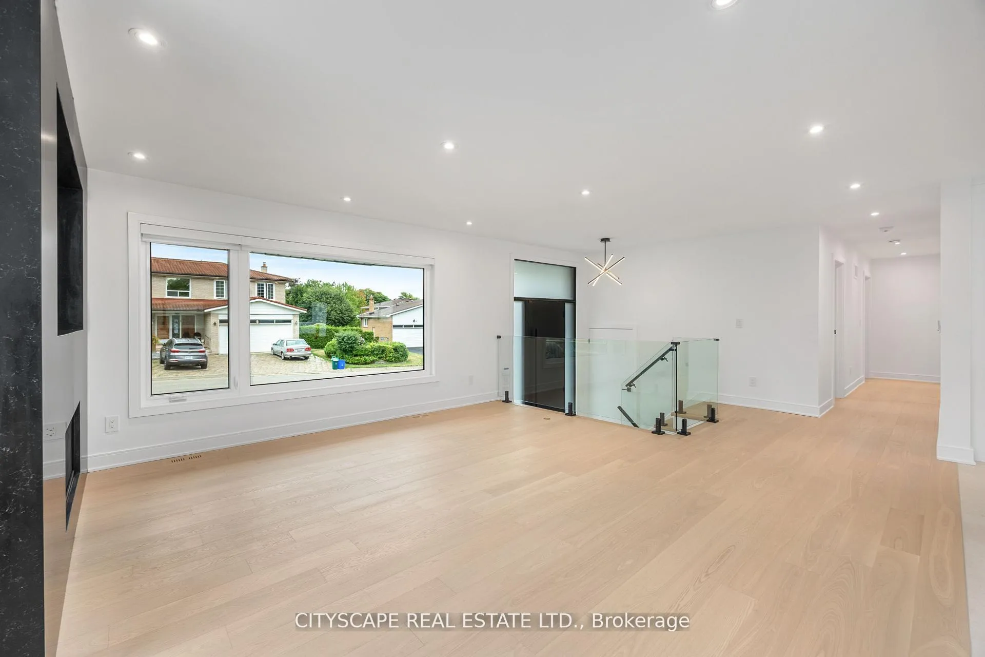 Photo 7 of 6 Portree Crescent, Markham, Royal Orchard — HOMEH