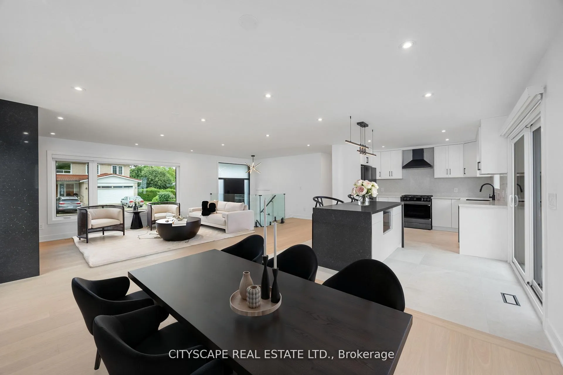 Photo 10 of 6 Portree Crescent, Markham, Royal Orchard — HOMEH
