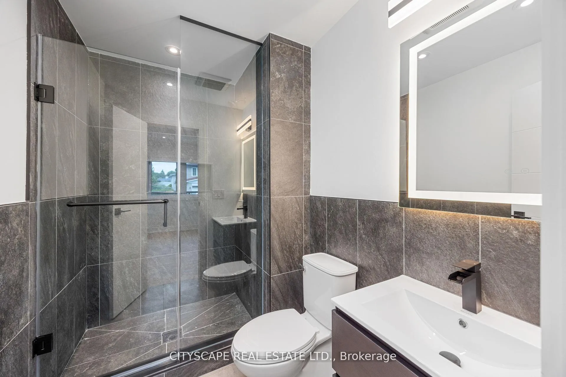 Photo 20 of 6 Portree Crescent, Markham, Royal Orchard — HOMEH