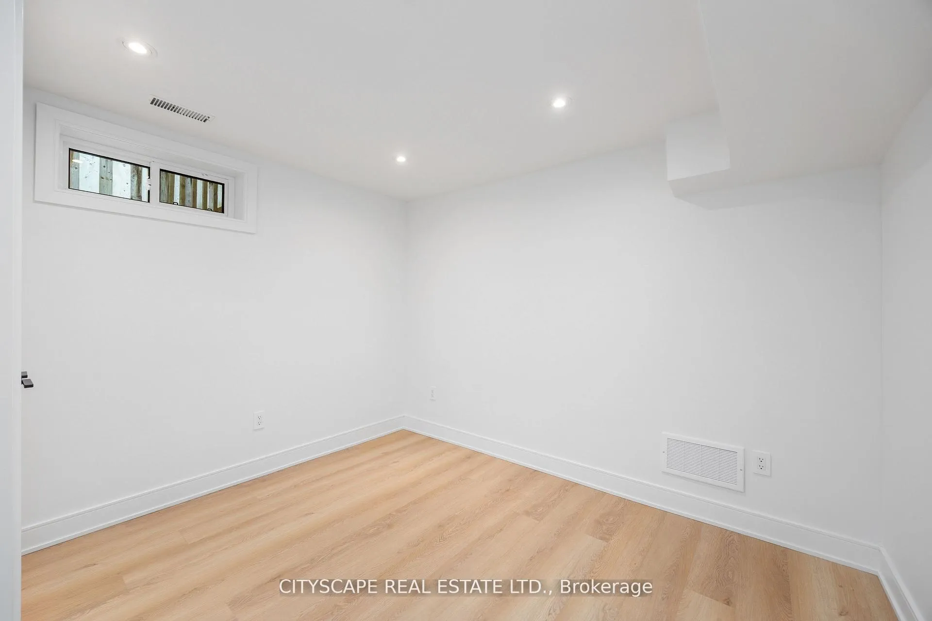 Photo 38 of 6 Portree Crescent, Markham, Royal Orchard — HOMEH