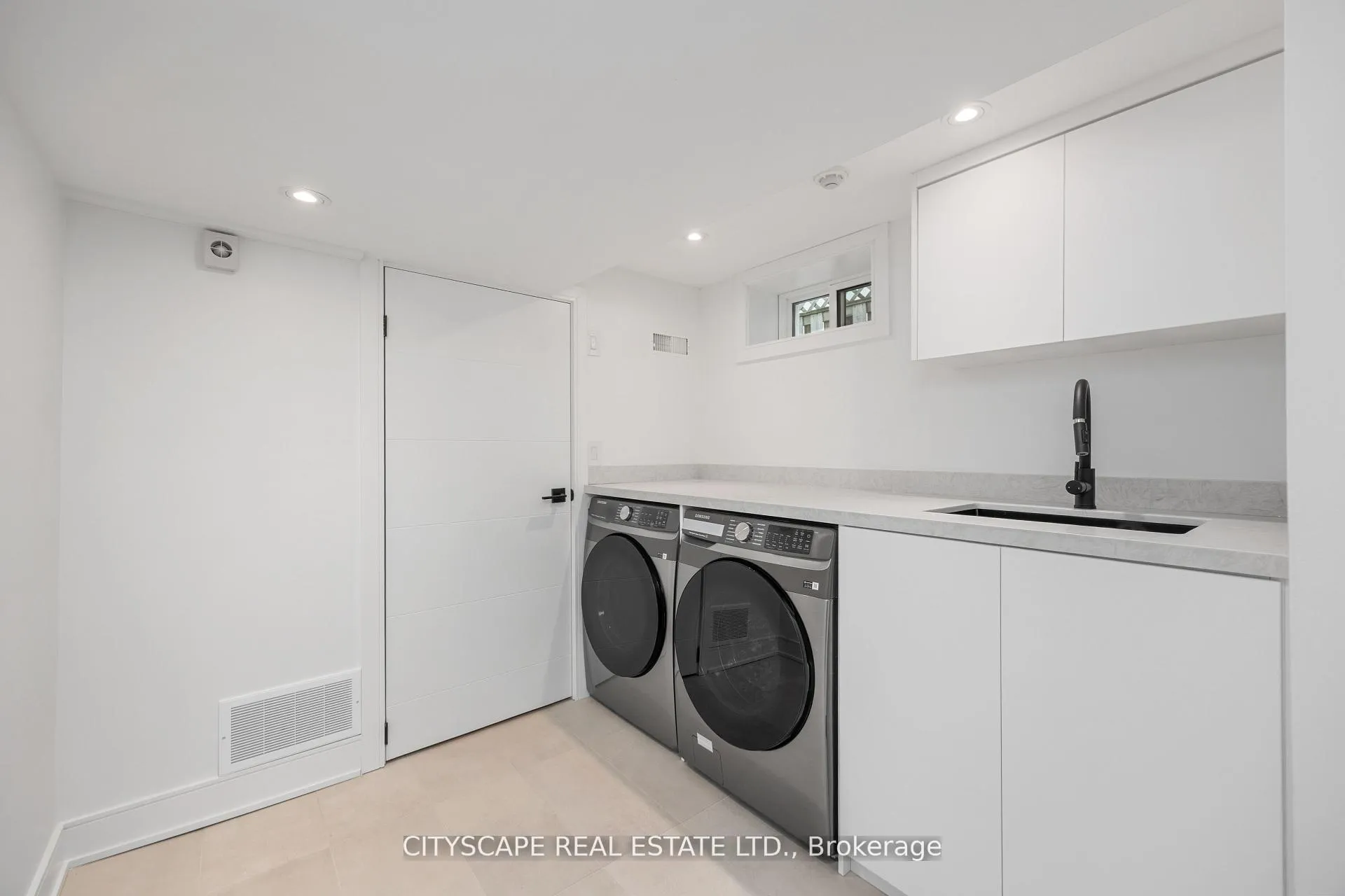 Photo 42 of 6 Portree Crescent, Markham, Royal Orchard — HOMEH