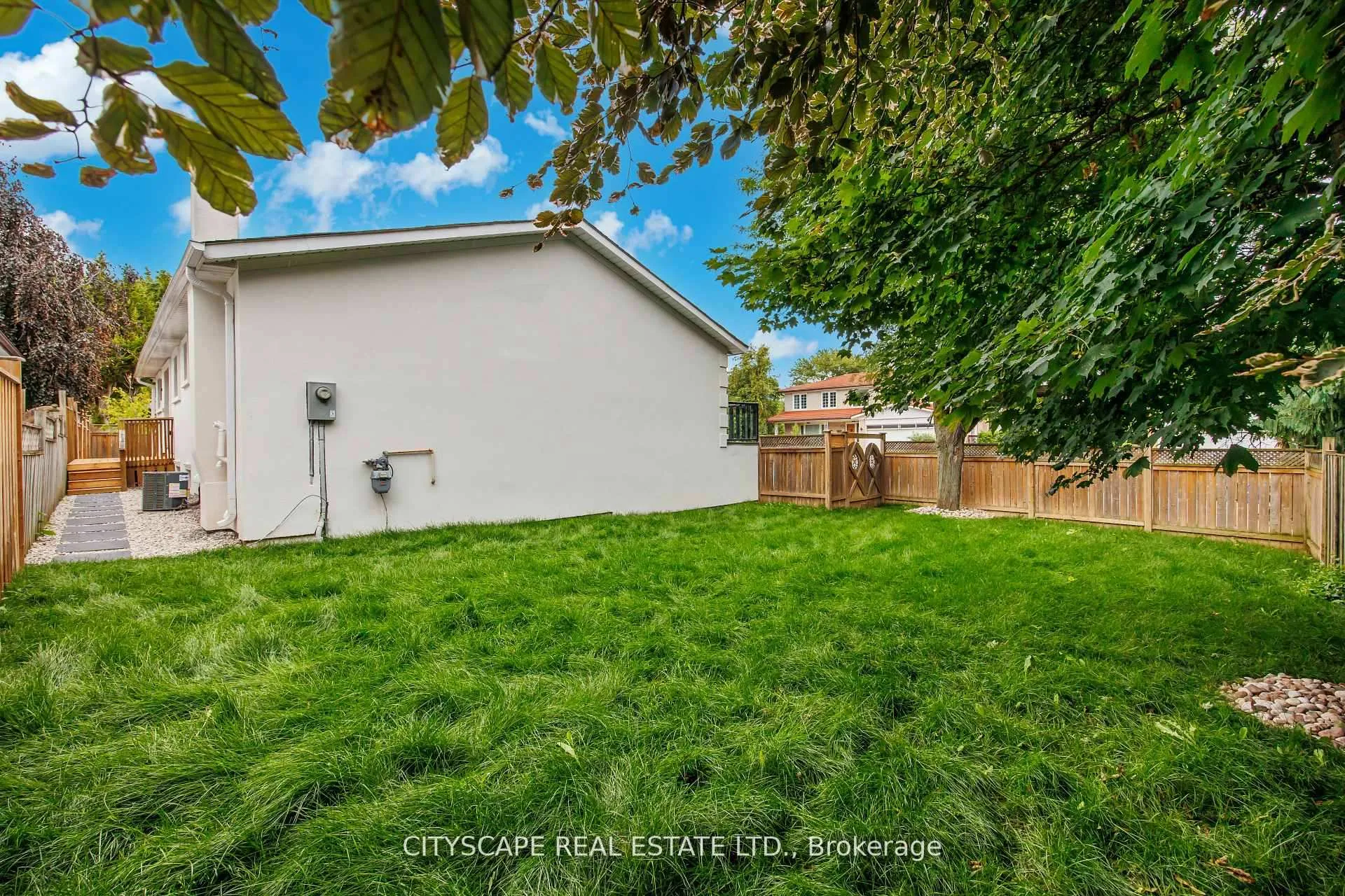 Photo 48 of 6 Portree Crescent, Markham, Royal Orchard — HOMEH