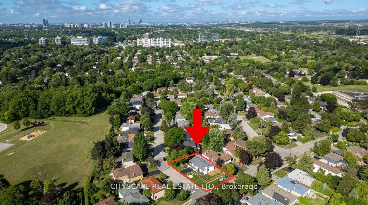 Photo 51 of 6 Portree Crescent, Markham, Royal Orchard — HOMEH