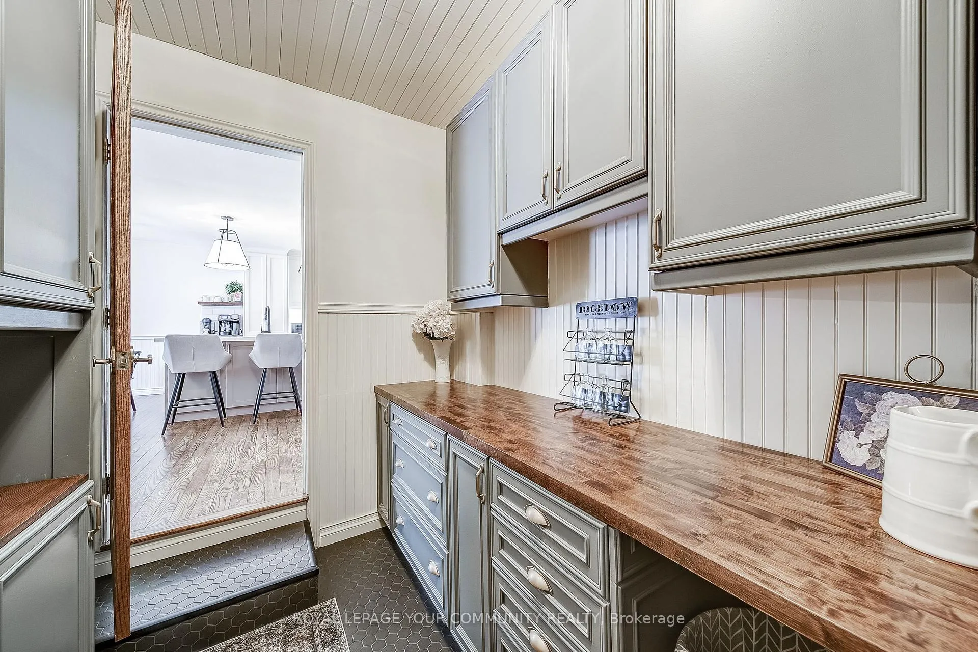 Photo 10 of 798 Lockhart Road, Barrie, Rural Barrie Southeast — HOMEH