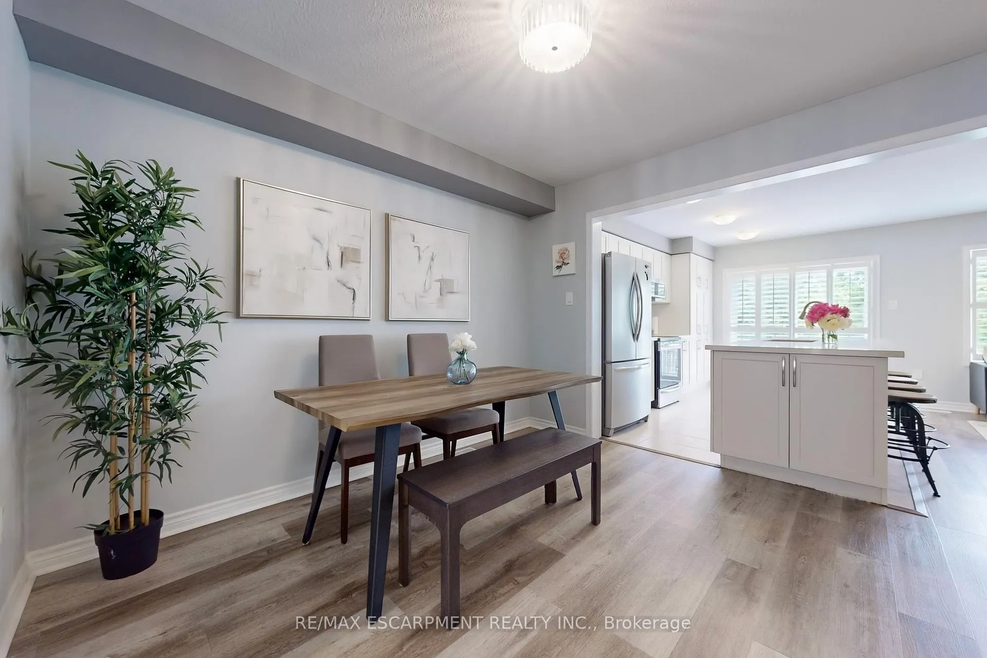 Photo 5 of Unit 37, 230 Avonsyde Boulevard, Hamilton, Waterdown — HOMEH