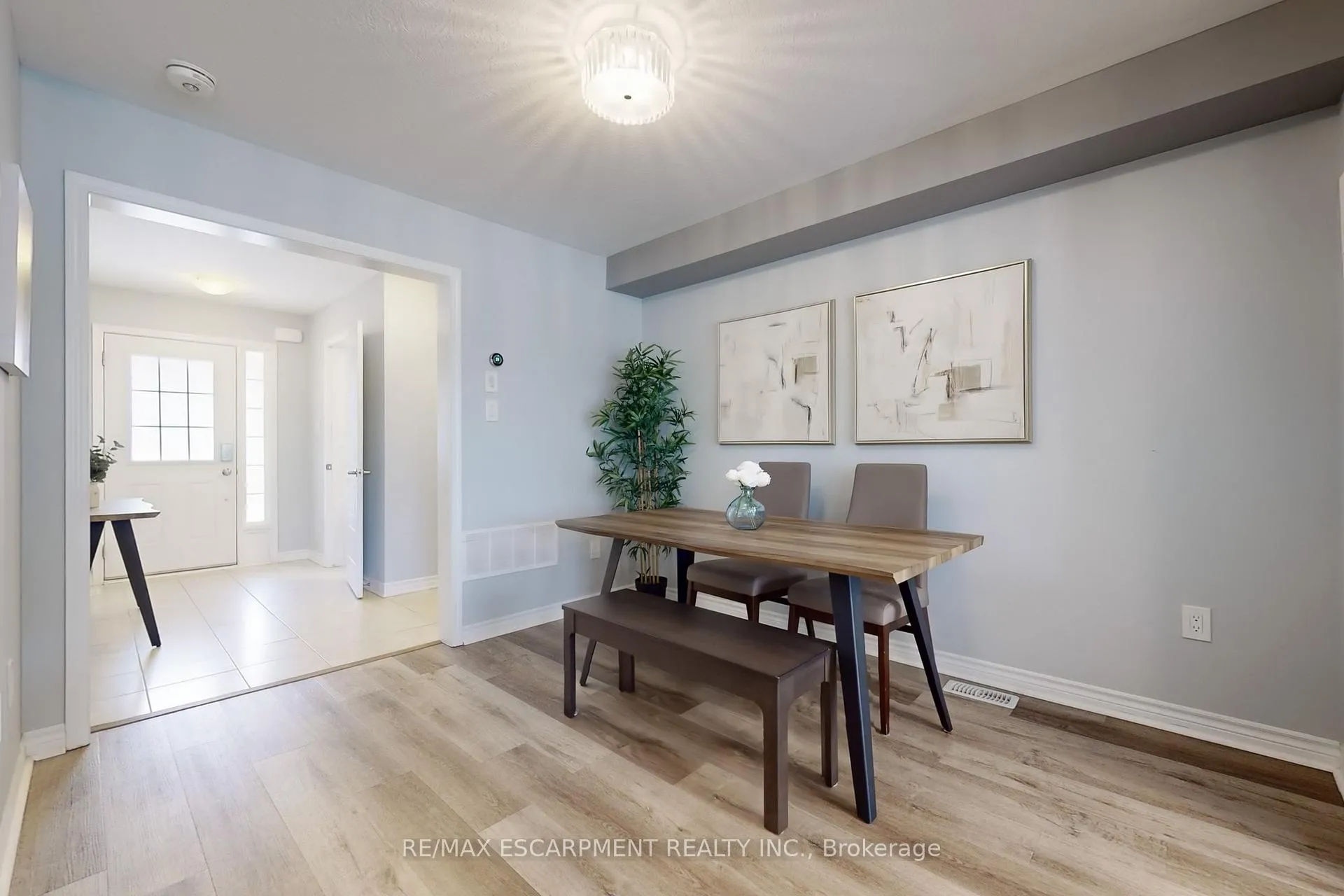 Photo 6 of Unit 37, 230 Avonsyde Boulevard, Hamilton, Waterdown — HOMEH