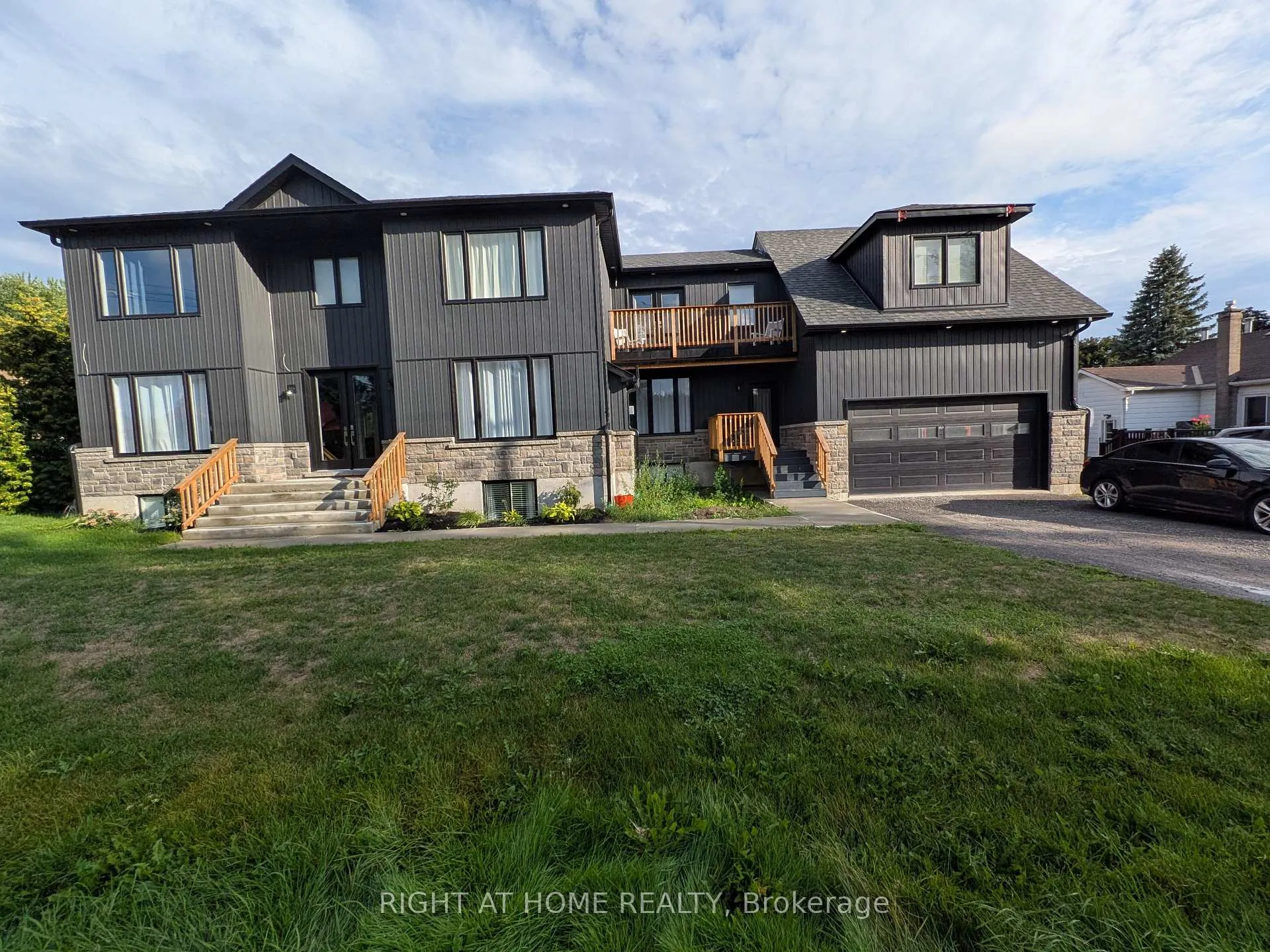 Photo 3 of 5 Phair Avenue, Clarington, Courtice — HOMEH