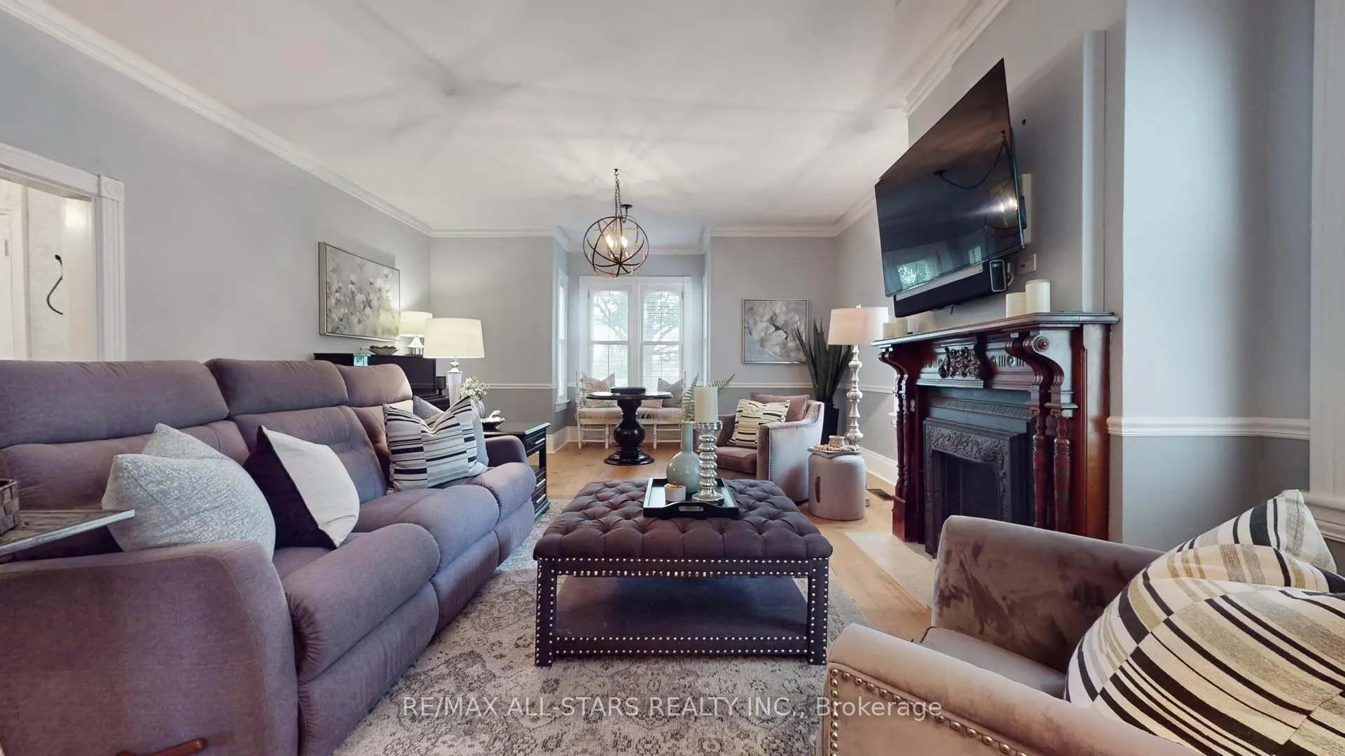 Photo 6 of 19 First Avenue N, Uxbridge — HOMEH