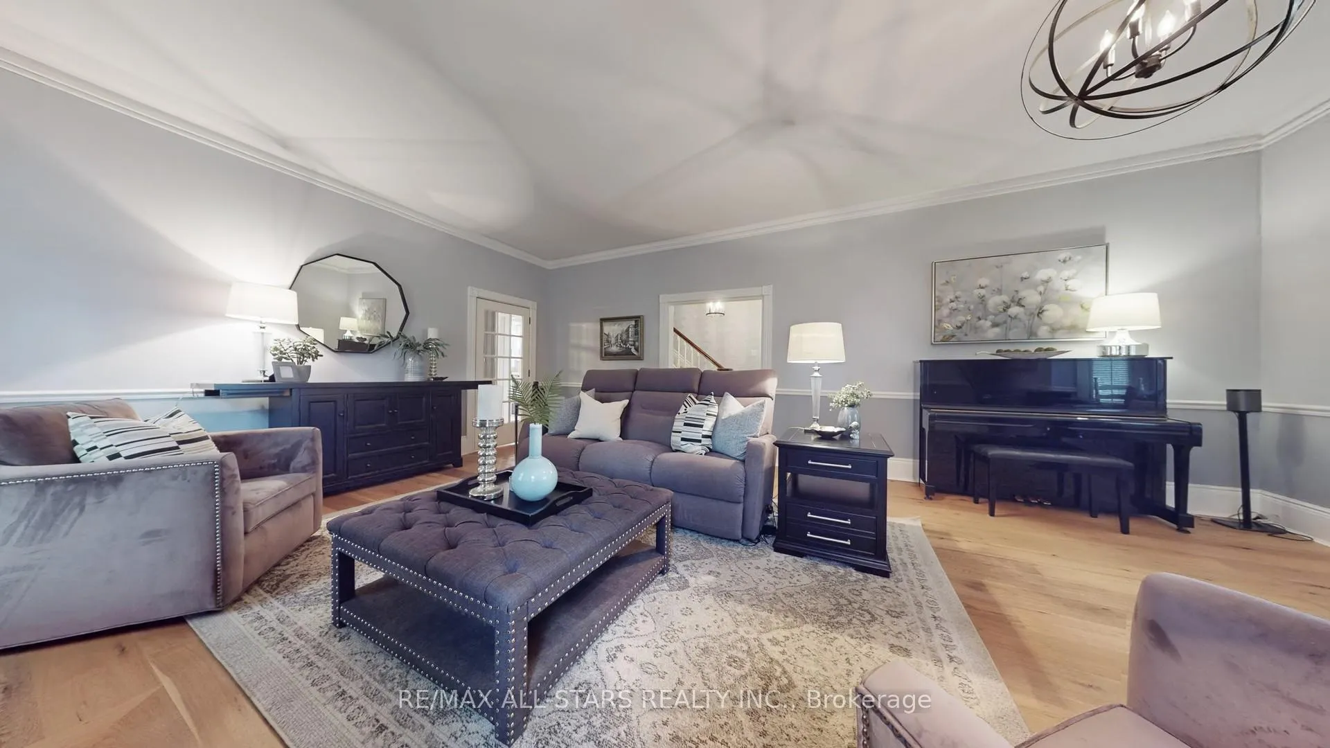 Photo 7 of 19 First Avenue N, Uxbridge — HOMEH