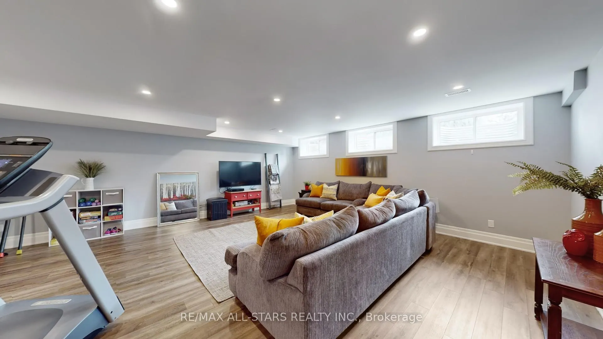 Photo 31 of 19 First Avenue N, Uxbridge — HOMEH