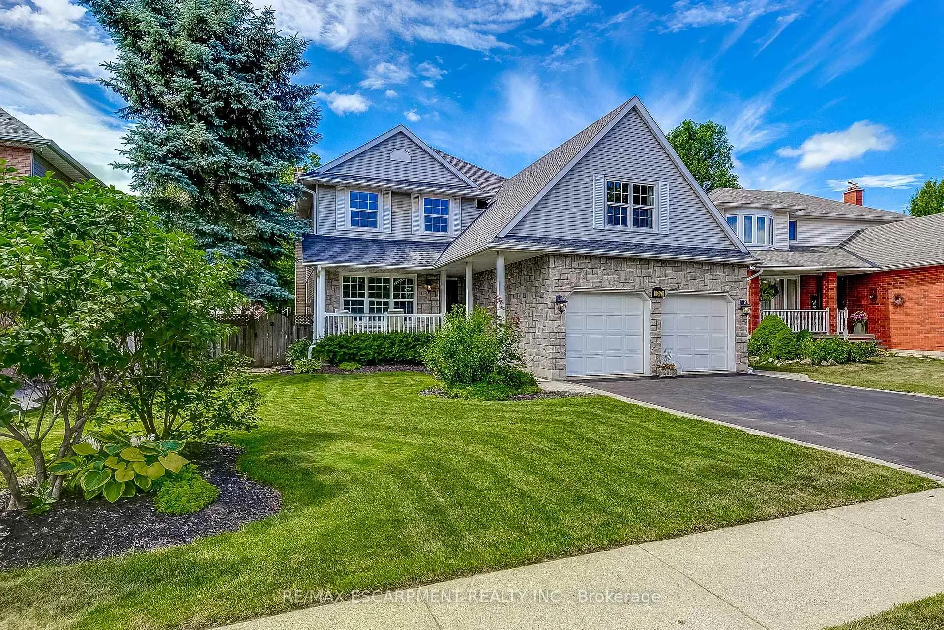 Photo 1 of 37 Culotta Drive, Hamilton, Waterdown — HOMEH