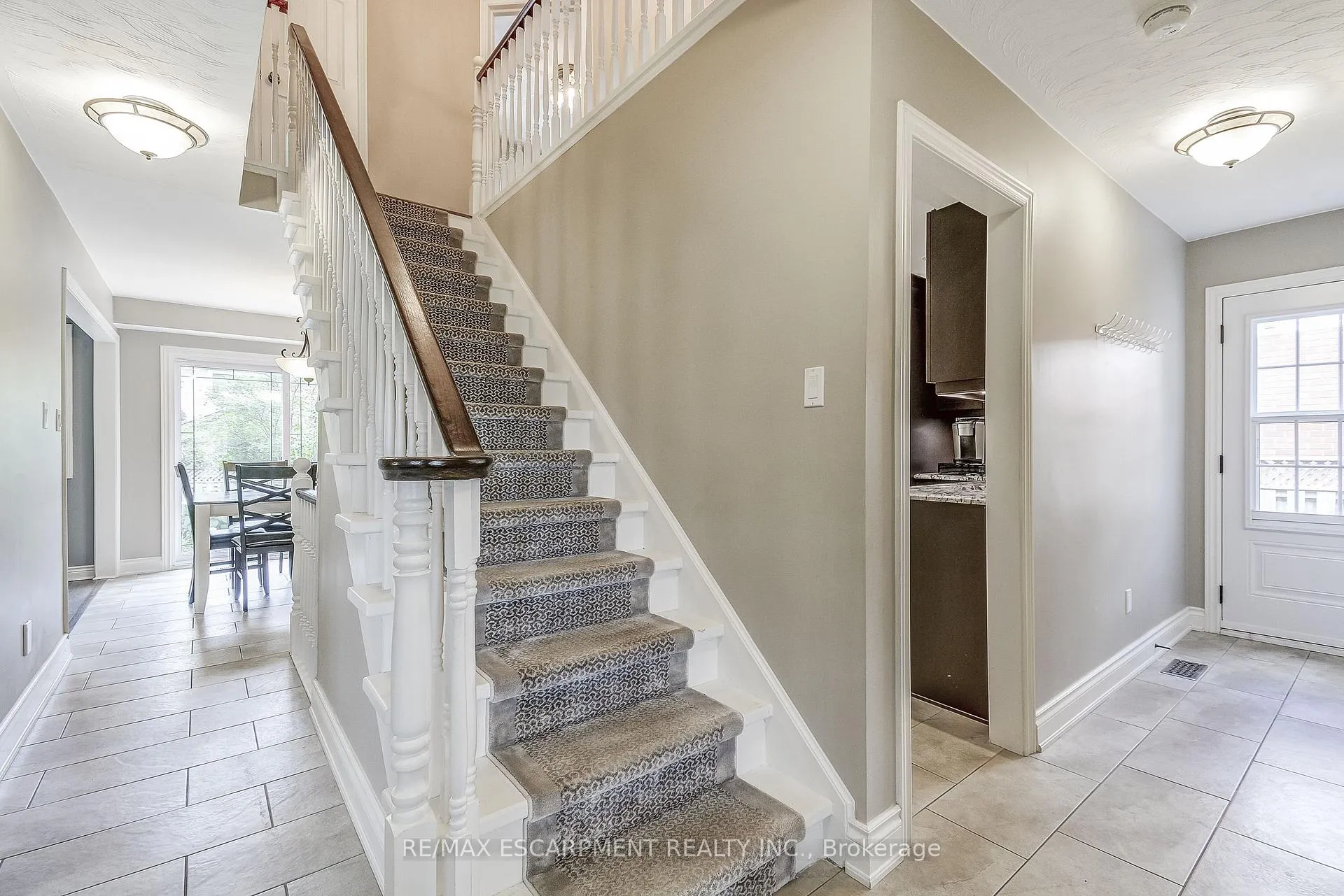 Photo 7 of 37 Culotta Drive, Hamilton, Waterdown — HOMEH
