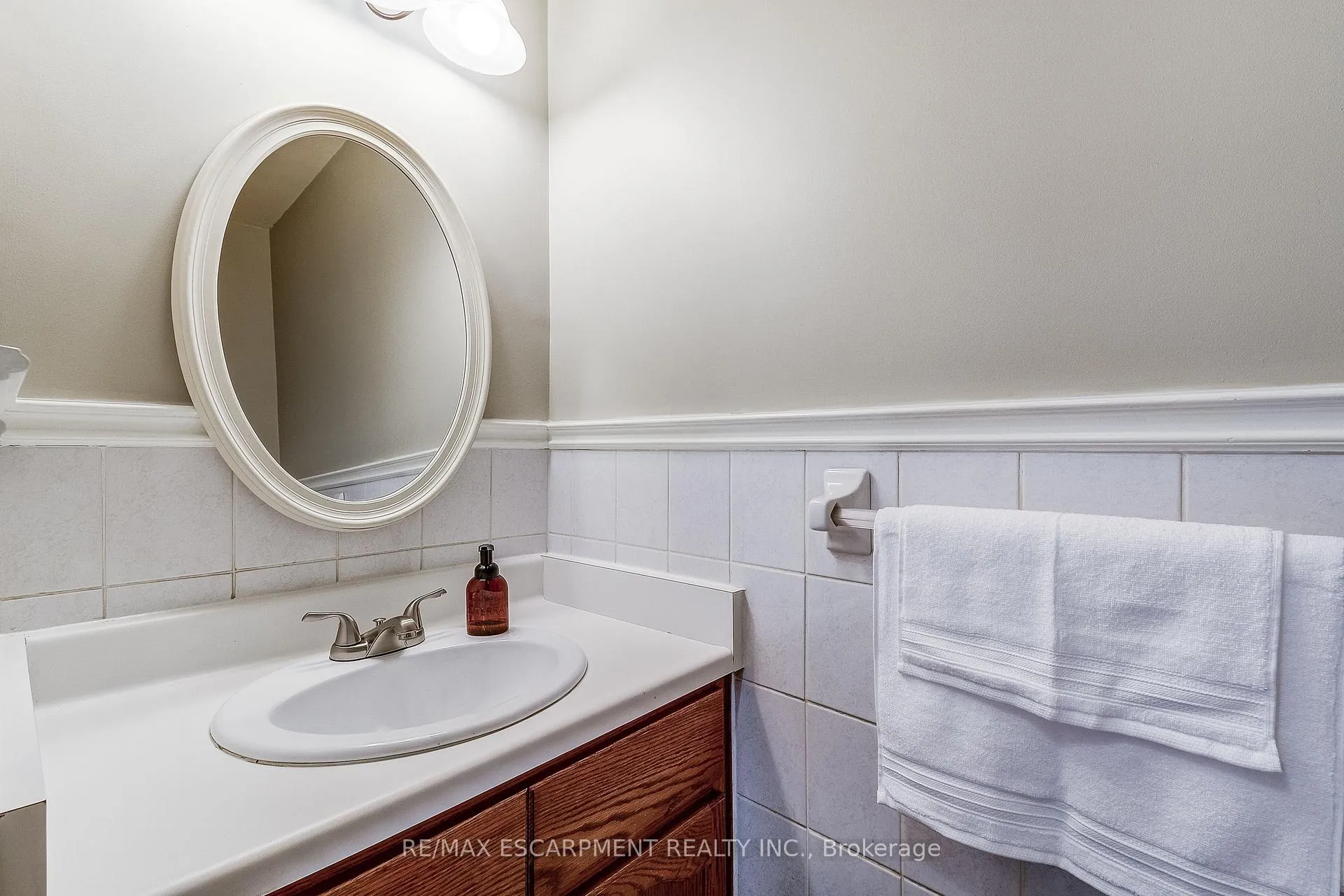 Photo 8 of 37 Culotta Drive, Hamilton, Waterdown — HOMEH